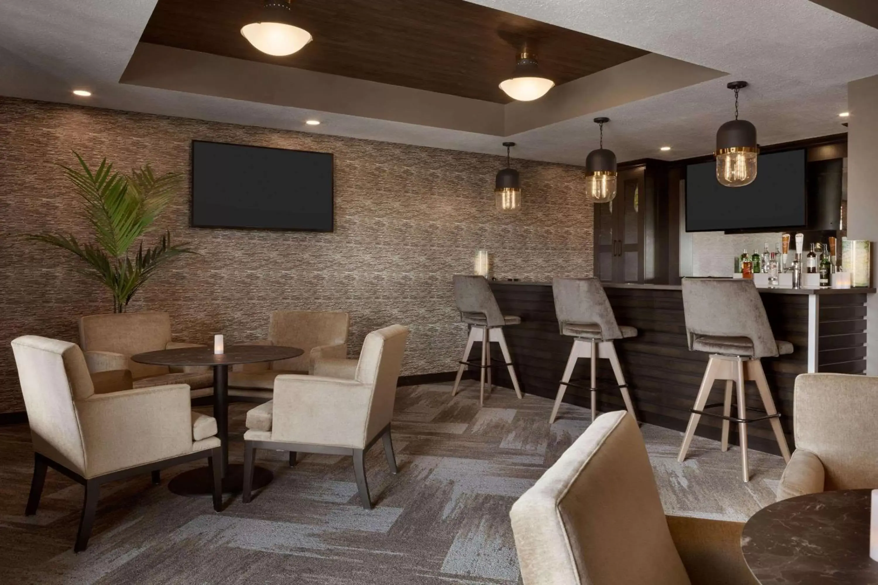 Lounge or bar, Restaurant/Places to Eat in Microtel Inn & Suites by Wyndham Estevan