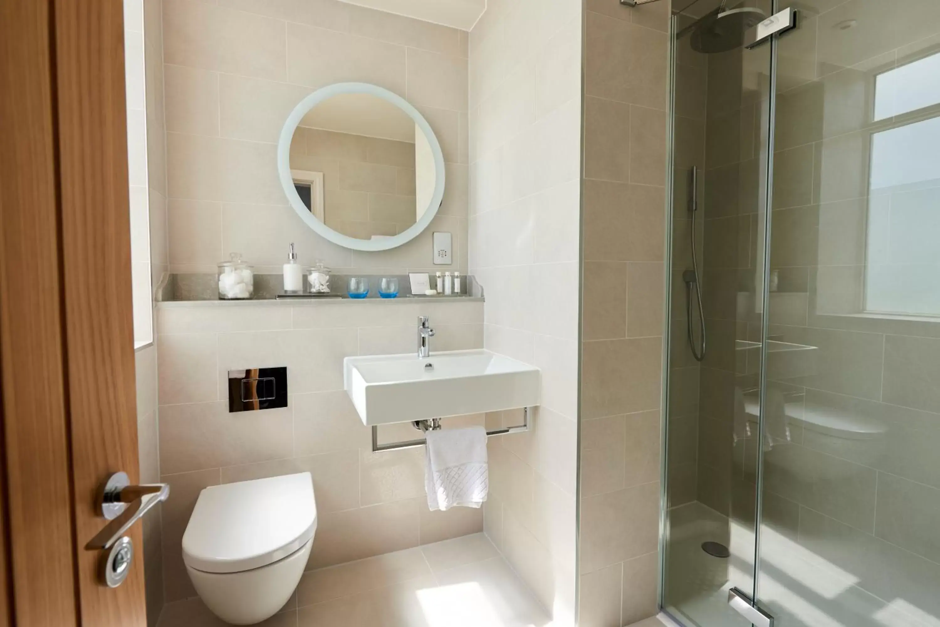 Superior Double Room with Sea View in Harbour Hotel & Spa Brighton Superior Double Room with Sea View in Harbour Hotel & Spa Brighton