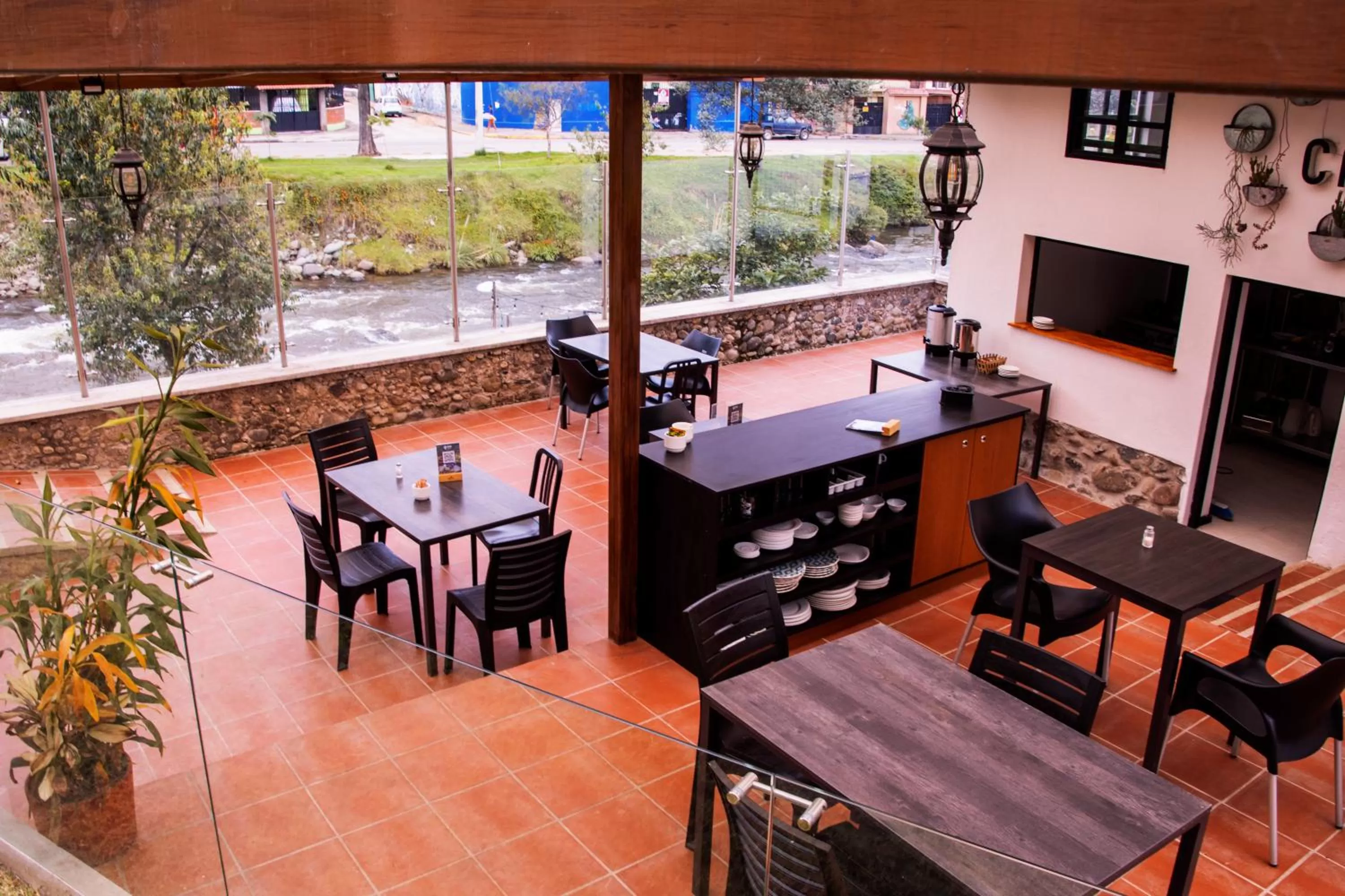 Restaurant/places to eat in Hotel & Suites en Cuenca, Venue Batán