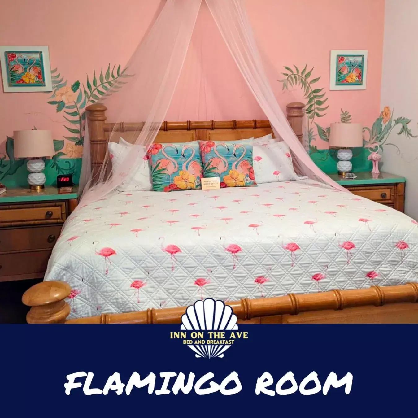 Flamingo King Room with Balcony in Inn on the Avenue Flamingo King Room with Balcony in Inn on the Avenue