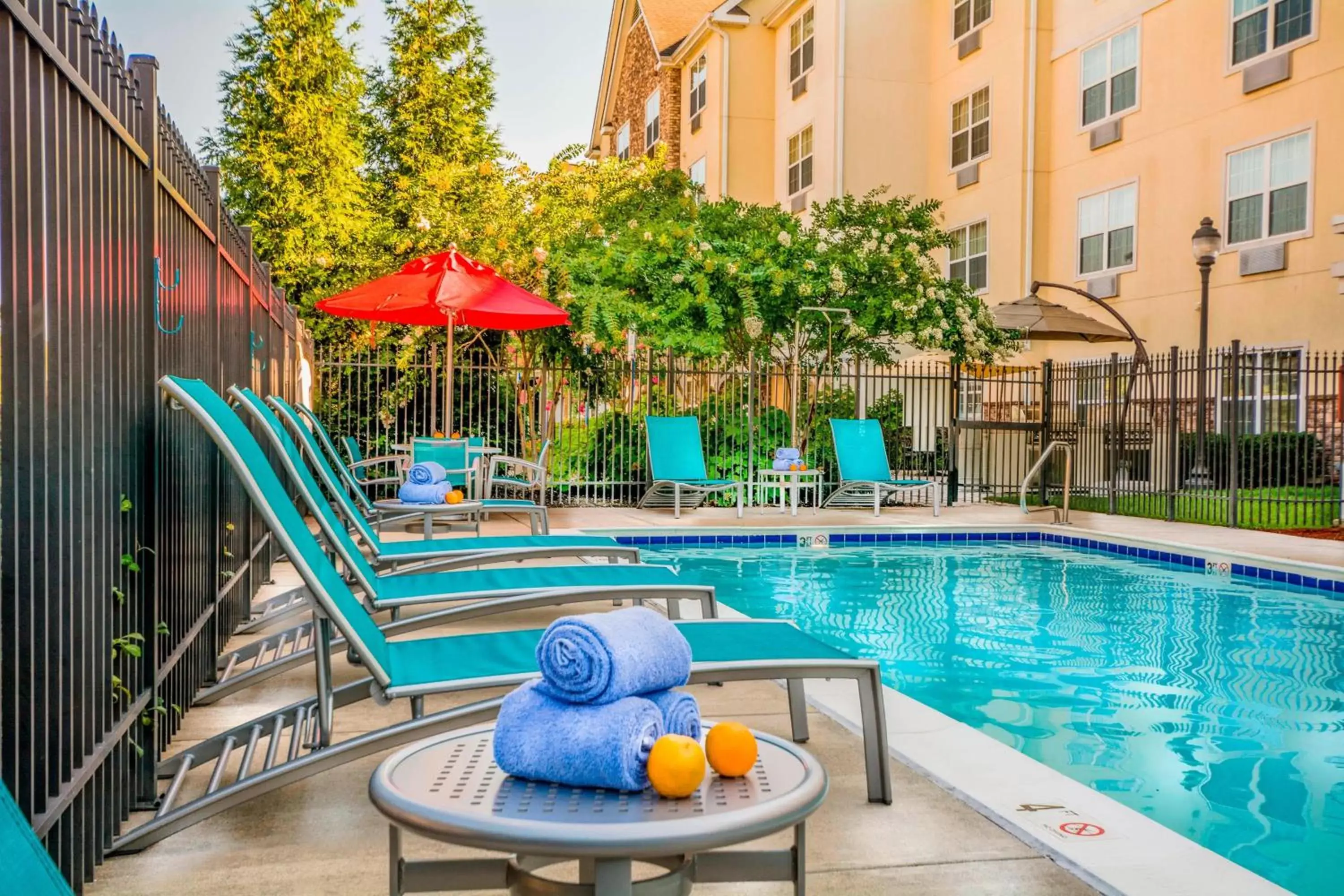 Swimming Pool in TownePlace Suites by Marriott Baltimore BWI Airport