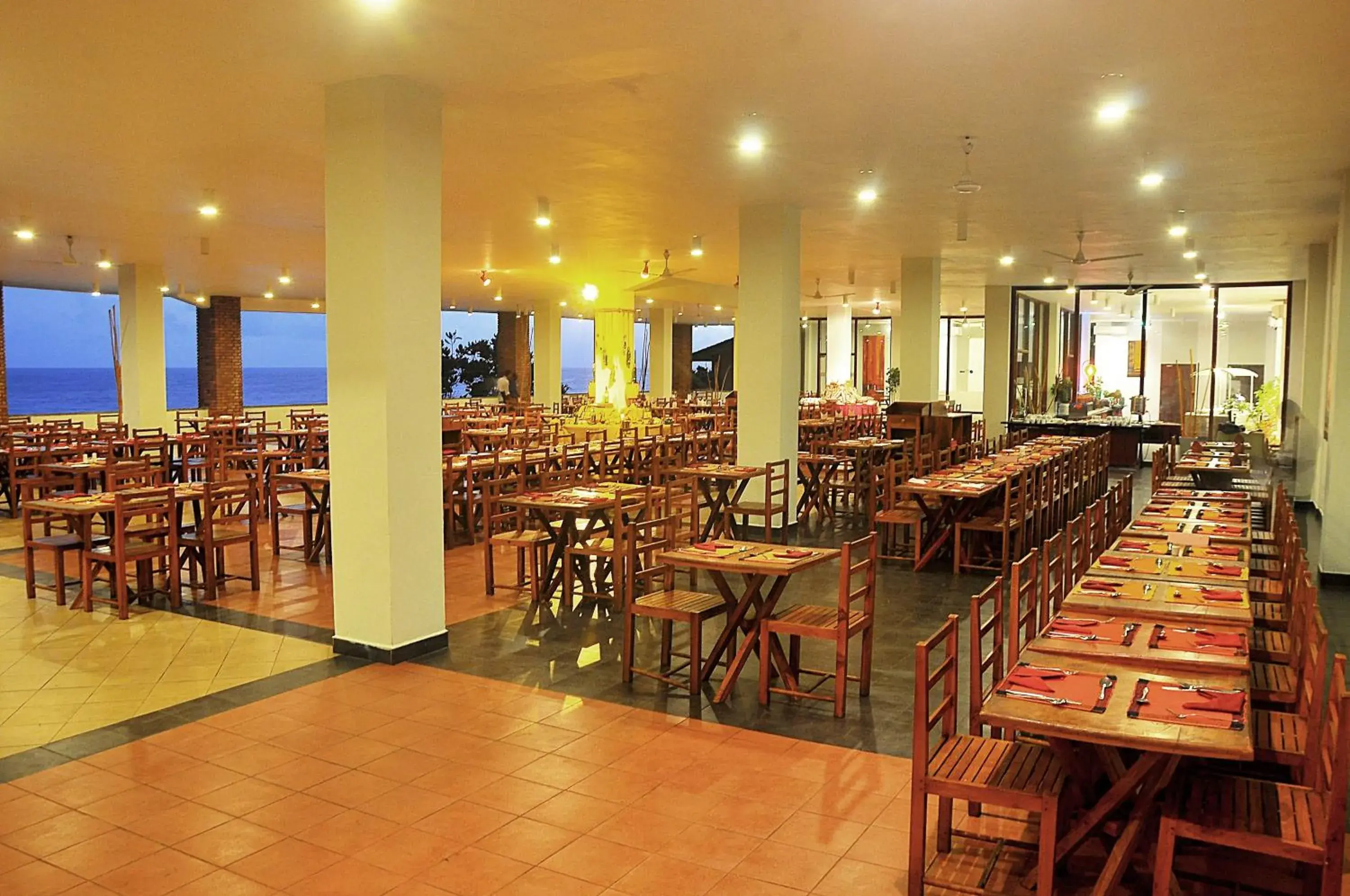 Restaurant/places to eat in The Long Beach Resort & Spa Restaurant/places to eat in The Long Beach Resort & Spa
