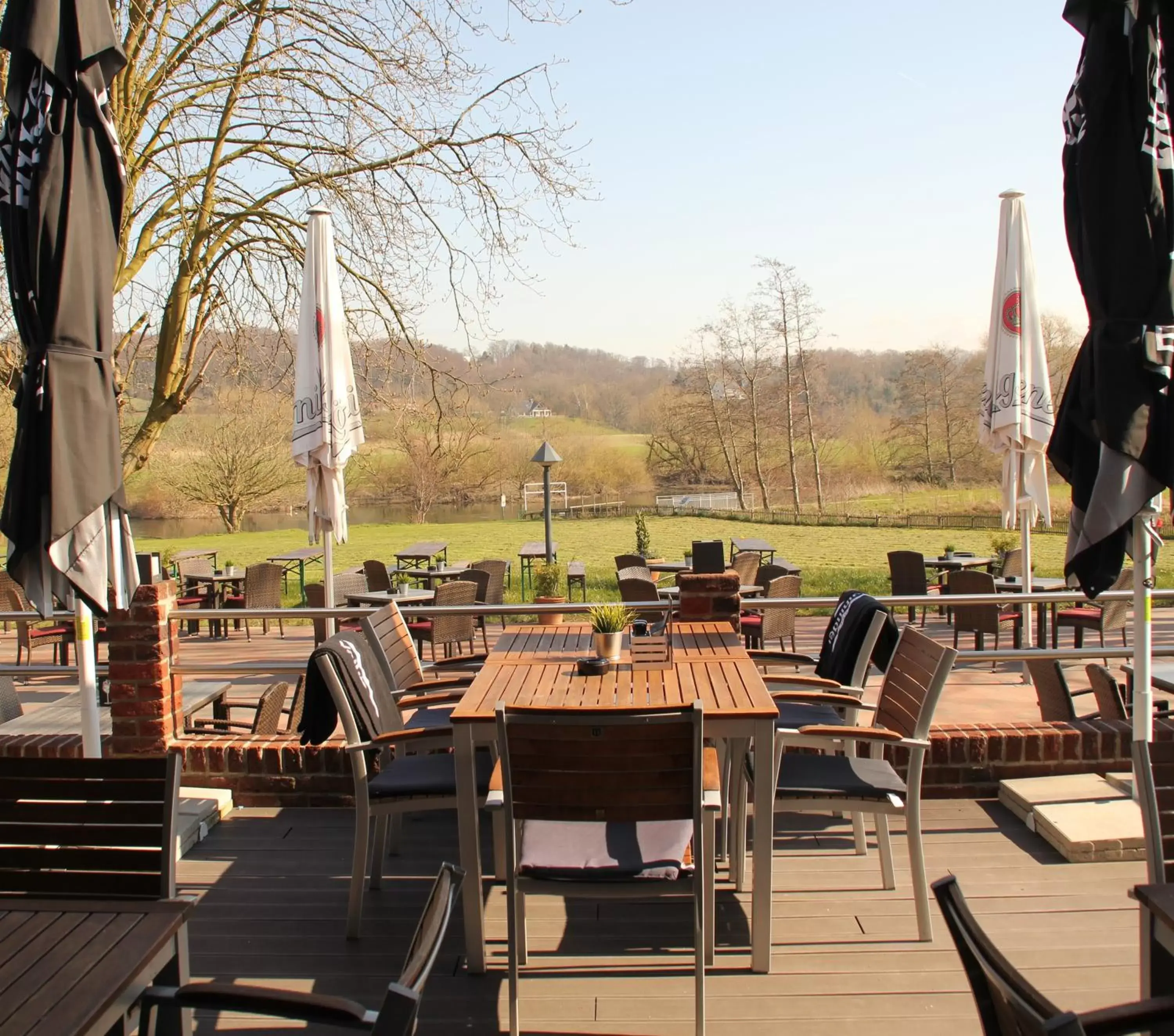 Balcony/Terrace, Restaurant/Places to Eat in Hotel Mintarder Wasserbahnhof