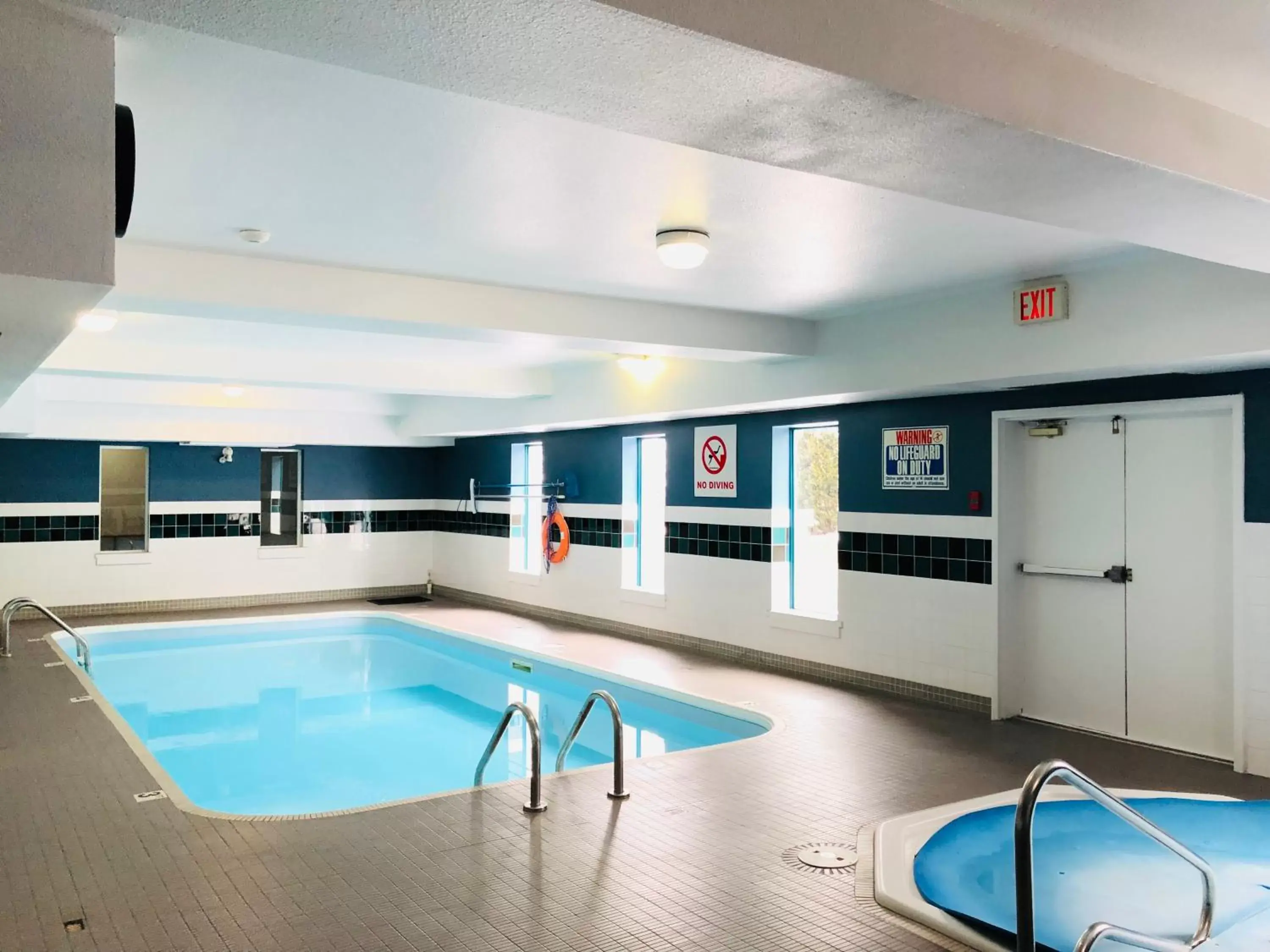 Swimming Pool in Days Inn by Wyndham Kamloops BC