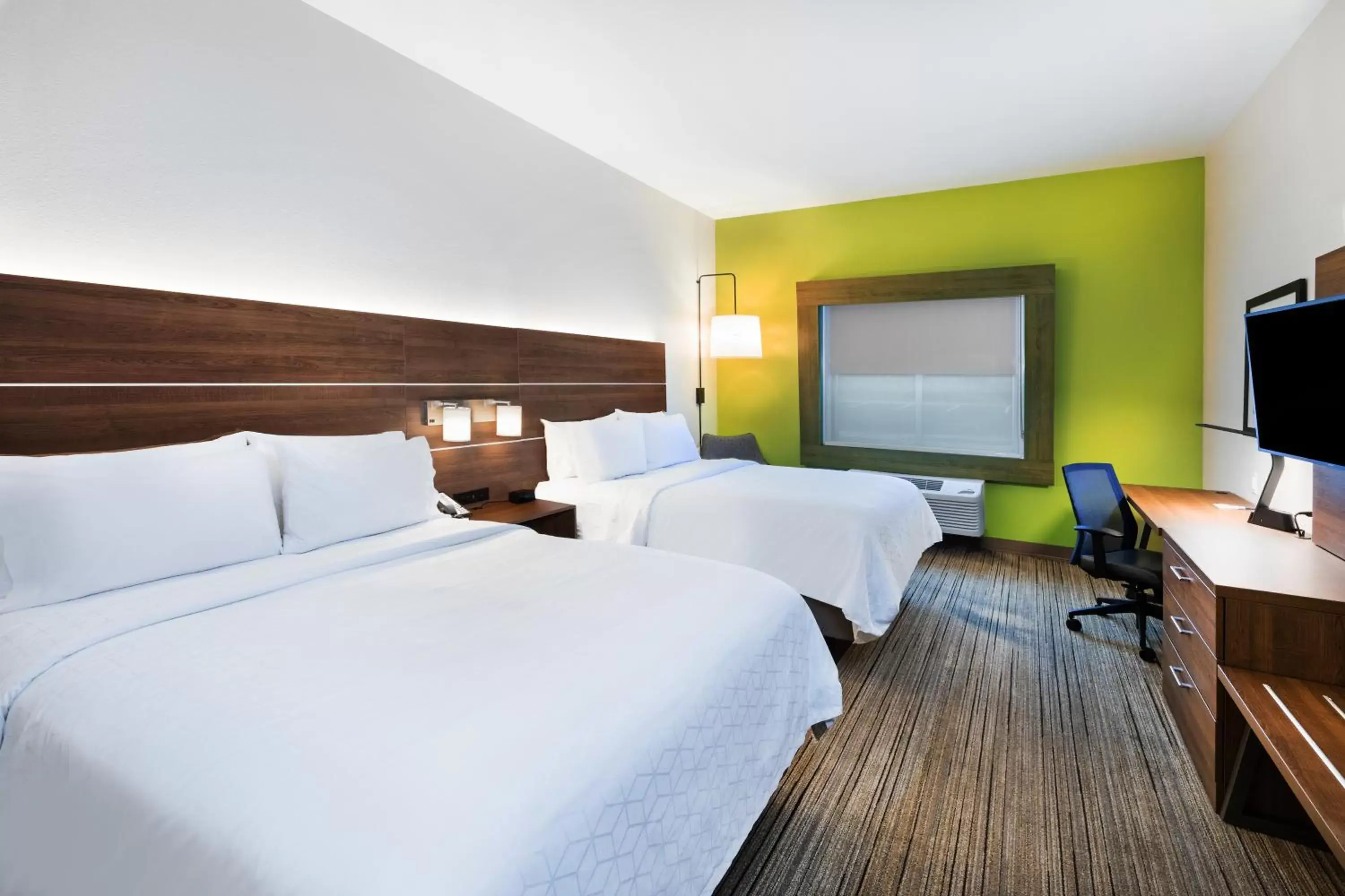 Bed in Holiday Inn Express & Suites Junction, an IHG Hotel