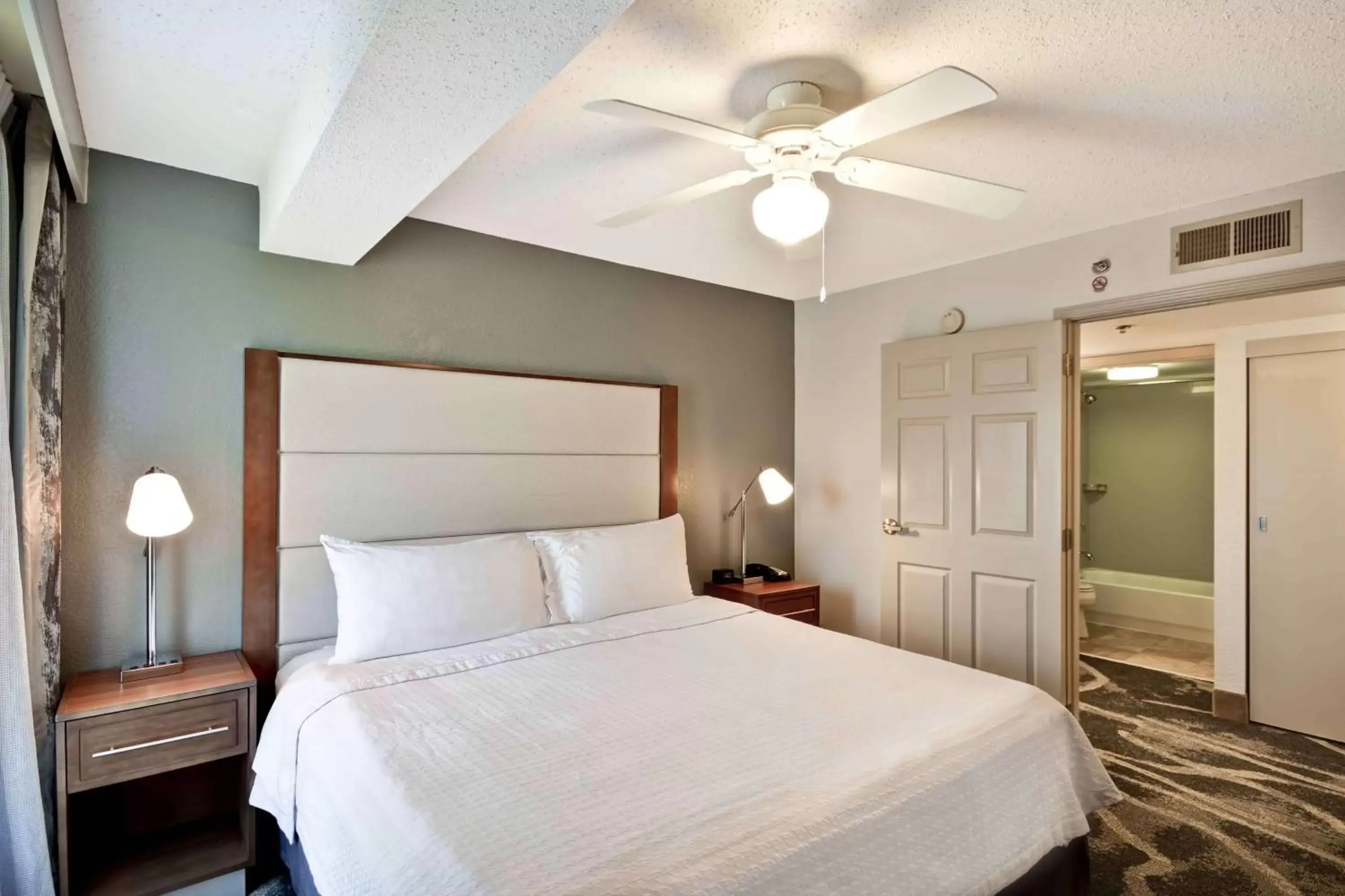 Photo of the whole room, Bed in Homewood Suites by Hilton San Antonio Northwest