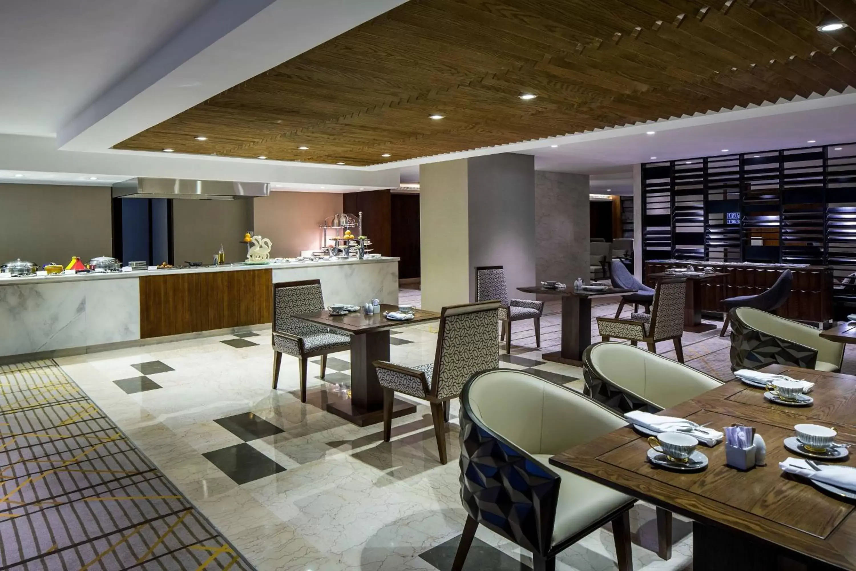 Lounge or bar, Restaurant/Places to Eat in Le Meridien Dhaka