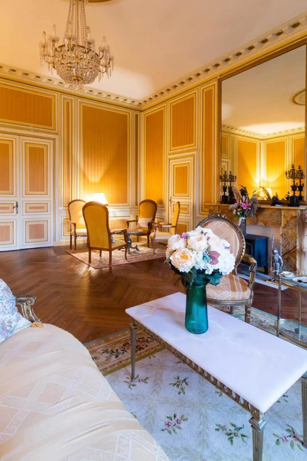 Living room, Seating Area in Chateau du Hallay