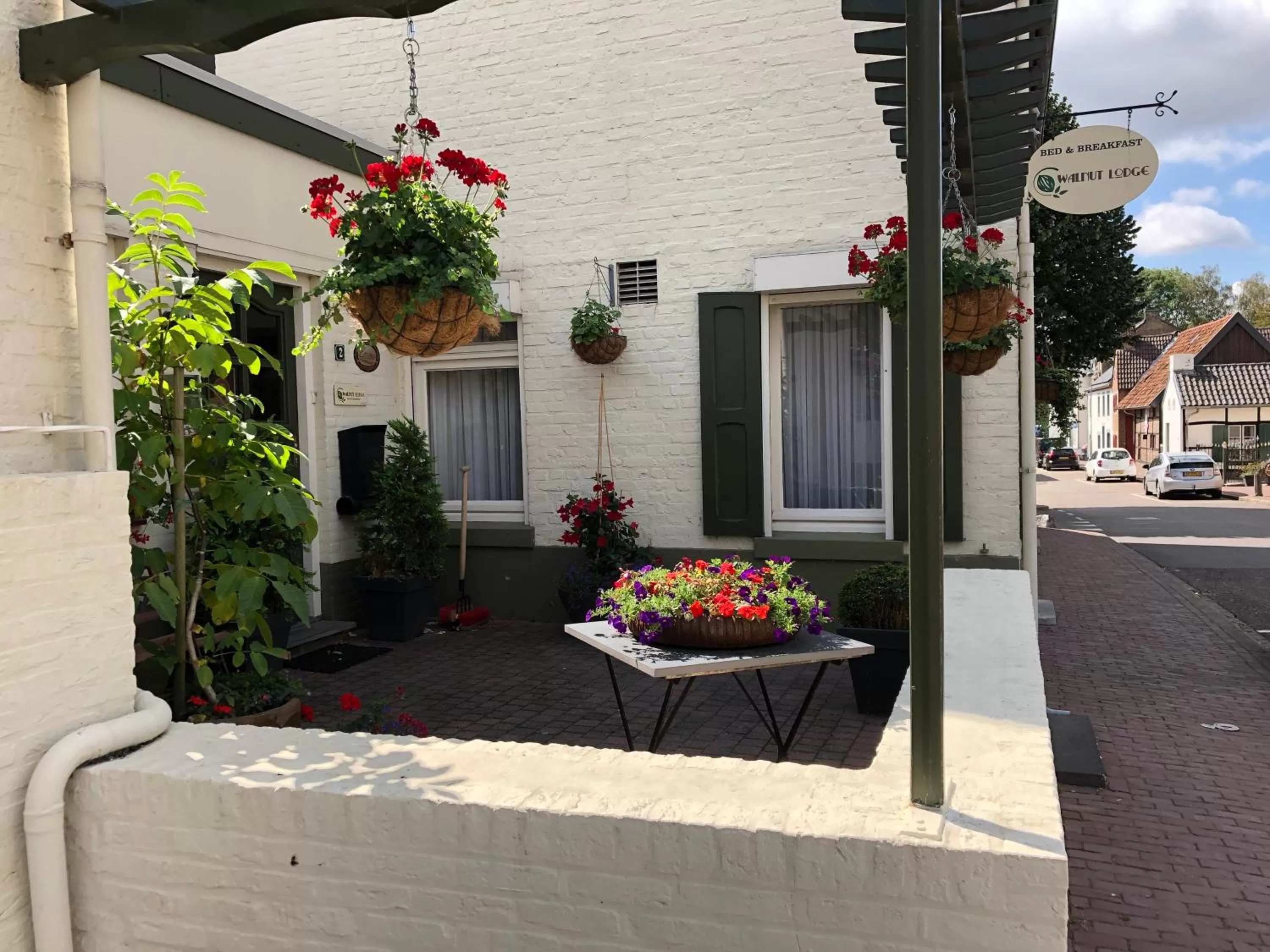 Facade/entrance in Walnut Lodge Bed & Breakfast