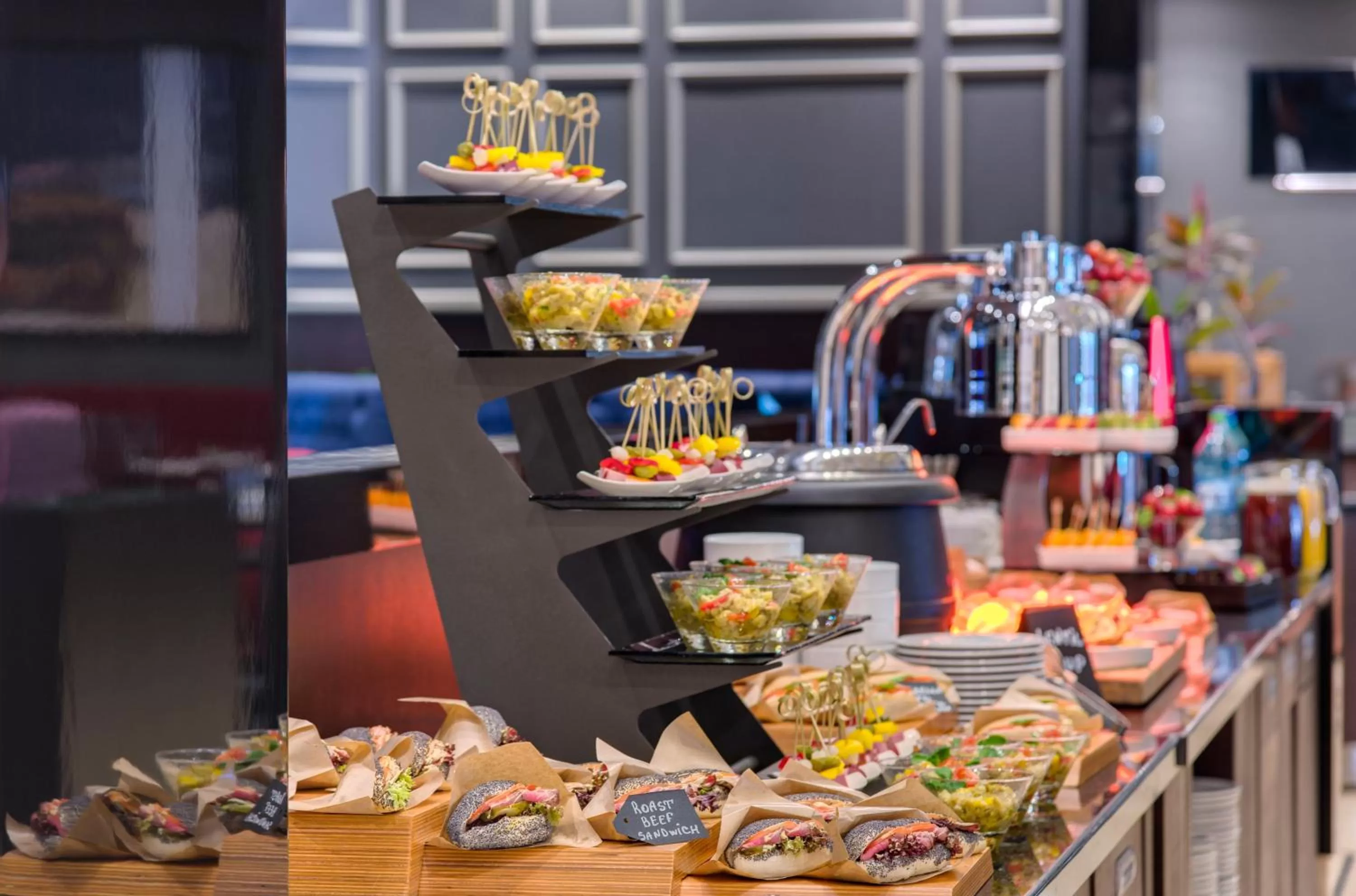 Restaurant/places to eat in Radisson Blu Leogrand Hotel