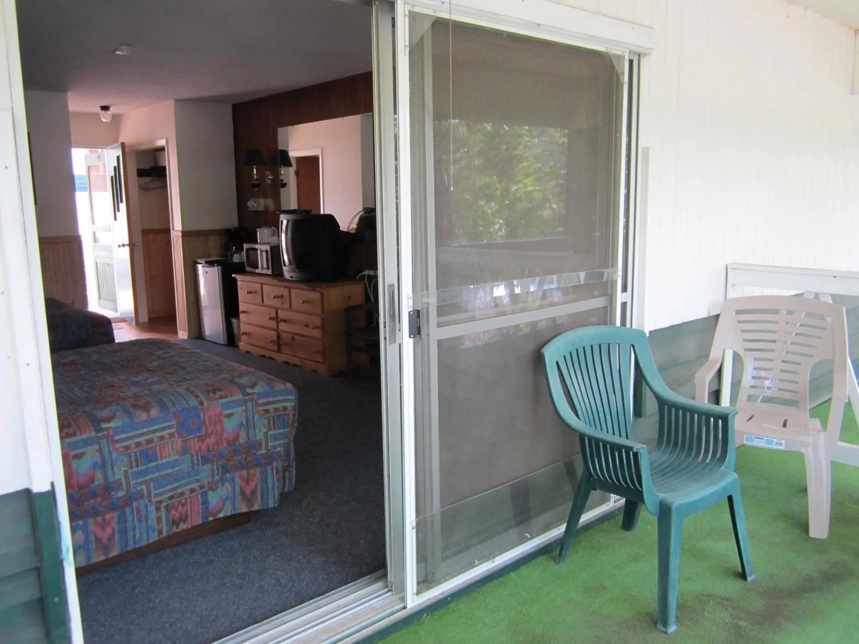 Balcony/Terrace in Lakeside Motel