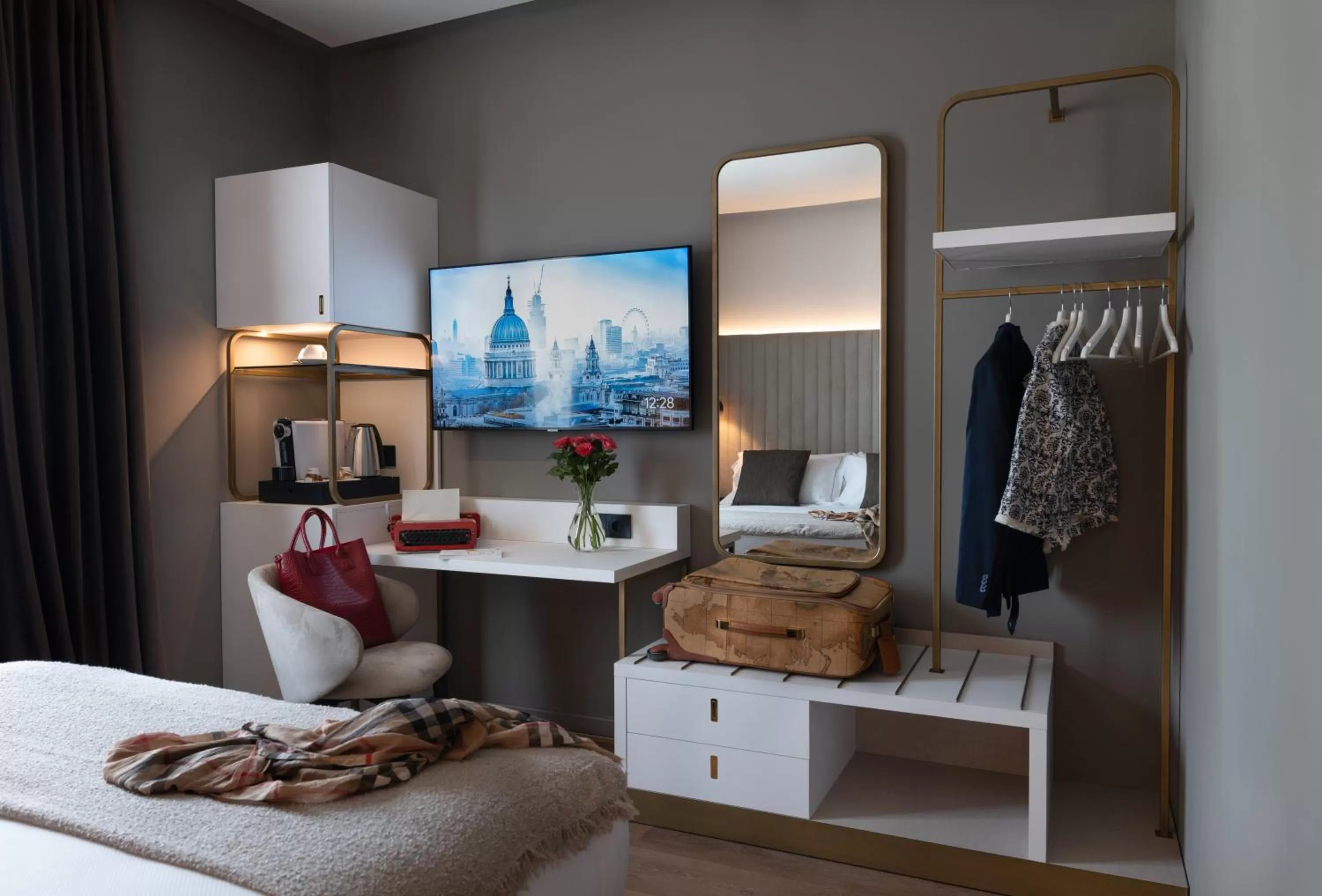 TV and multimedia, Bed in 3T Boutique Hotel