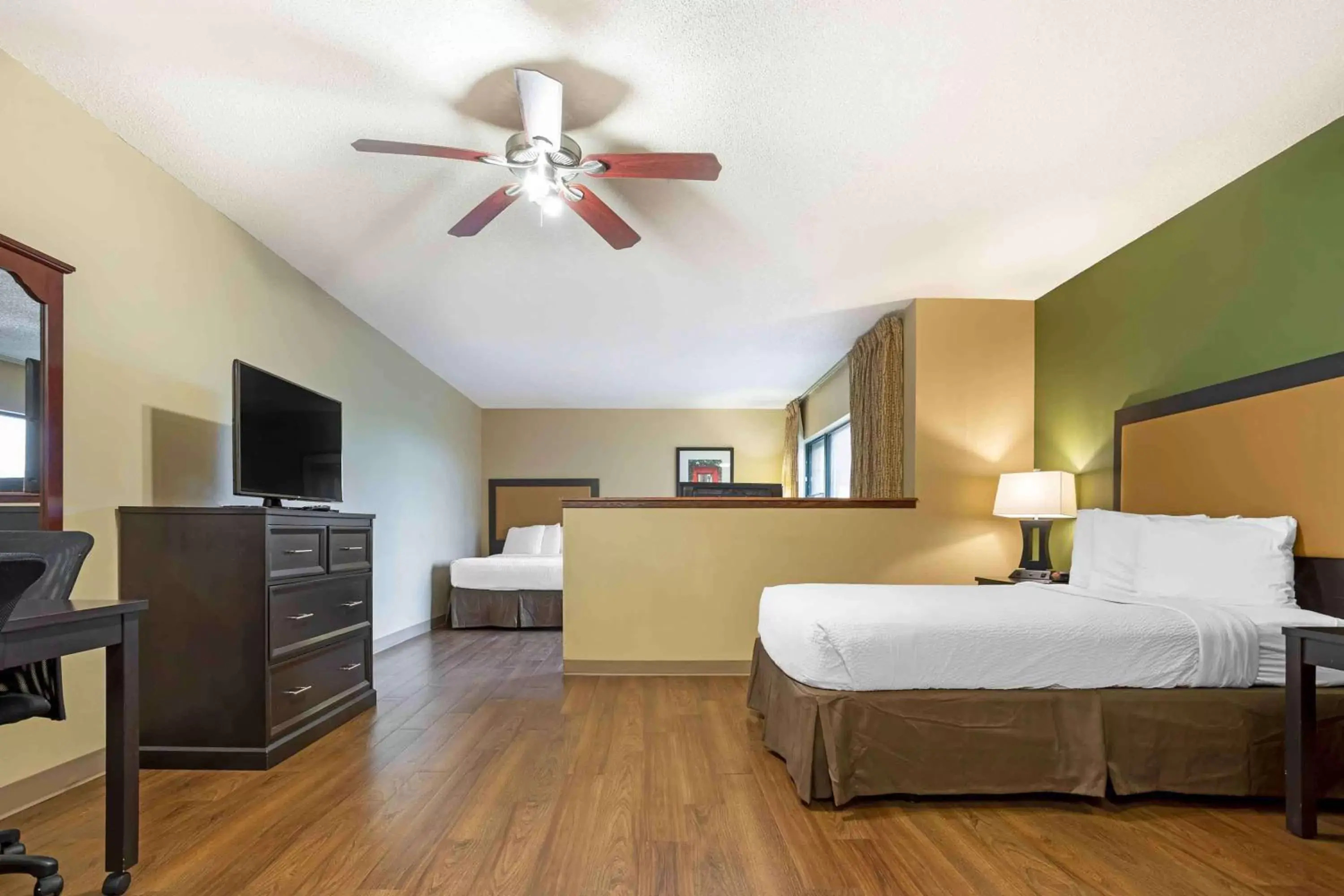 Bedroom, Bed in Extended Stay America Suites - Meadowlands - Rutherford