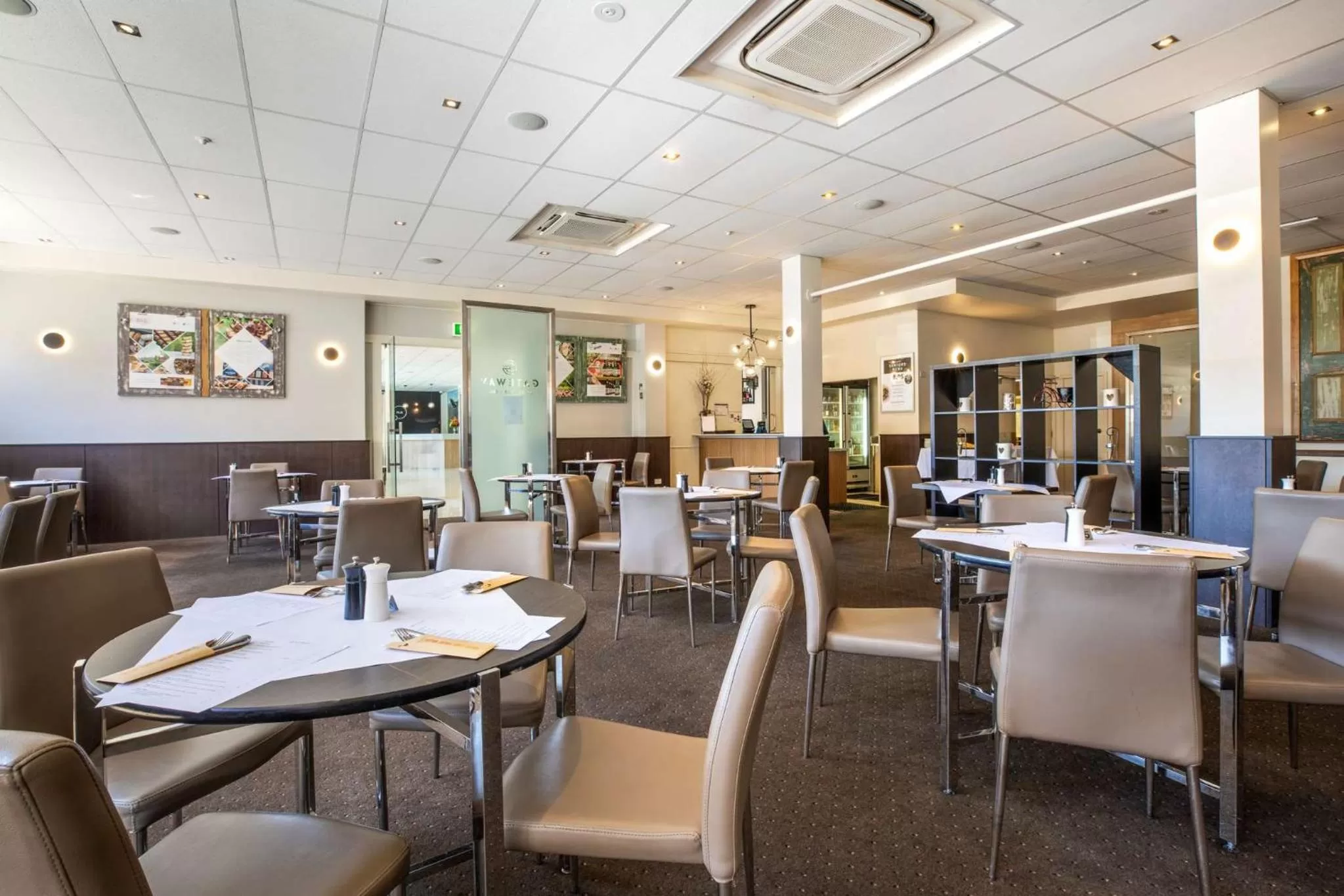 Restaurant/places to eat in Nightelier Devonport Gateway Hotel