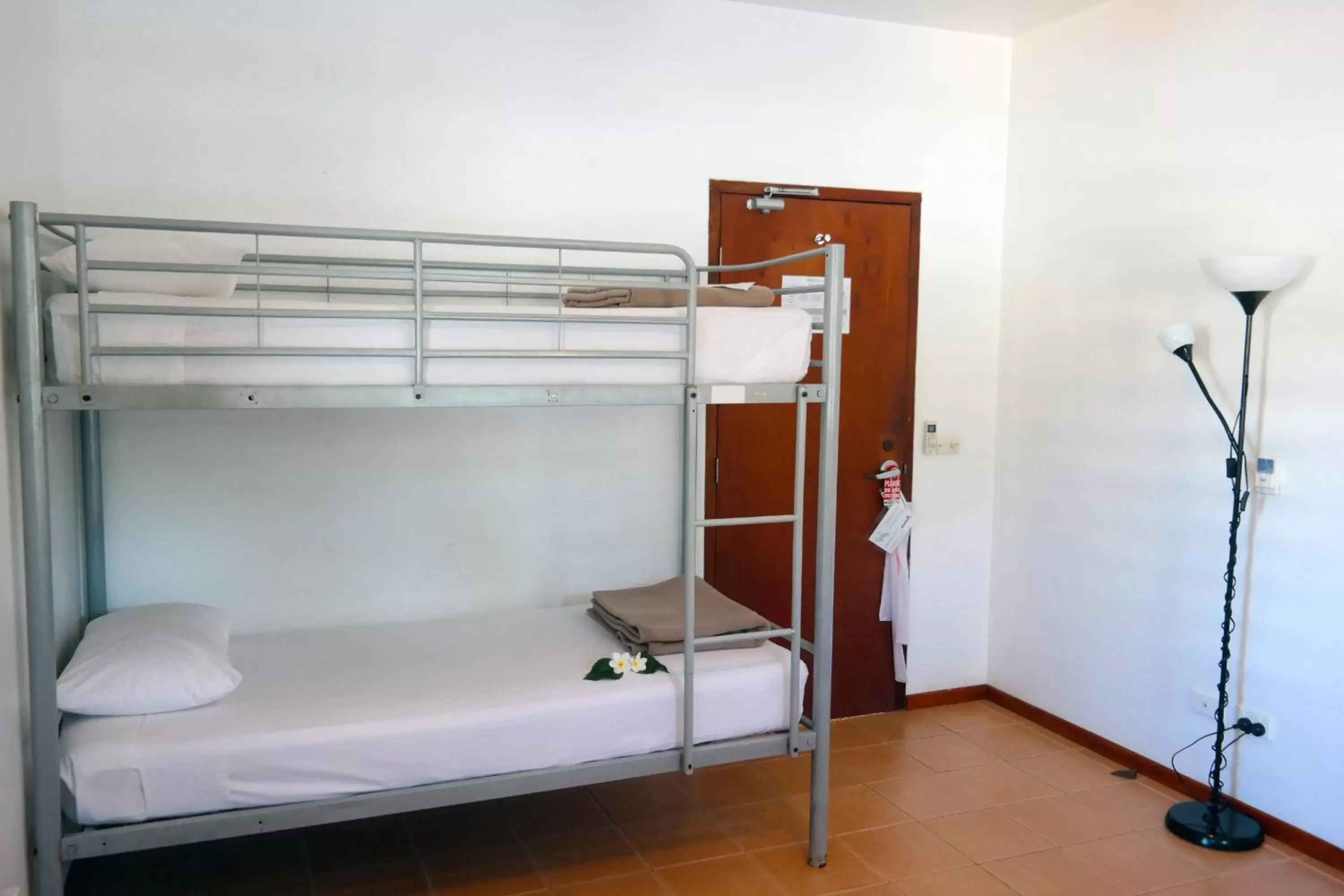 Bedroom, Bunk Bed in Moorings Hotel