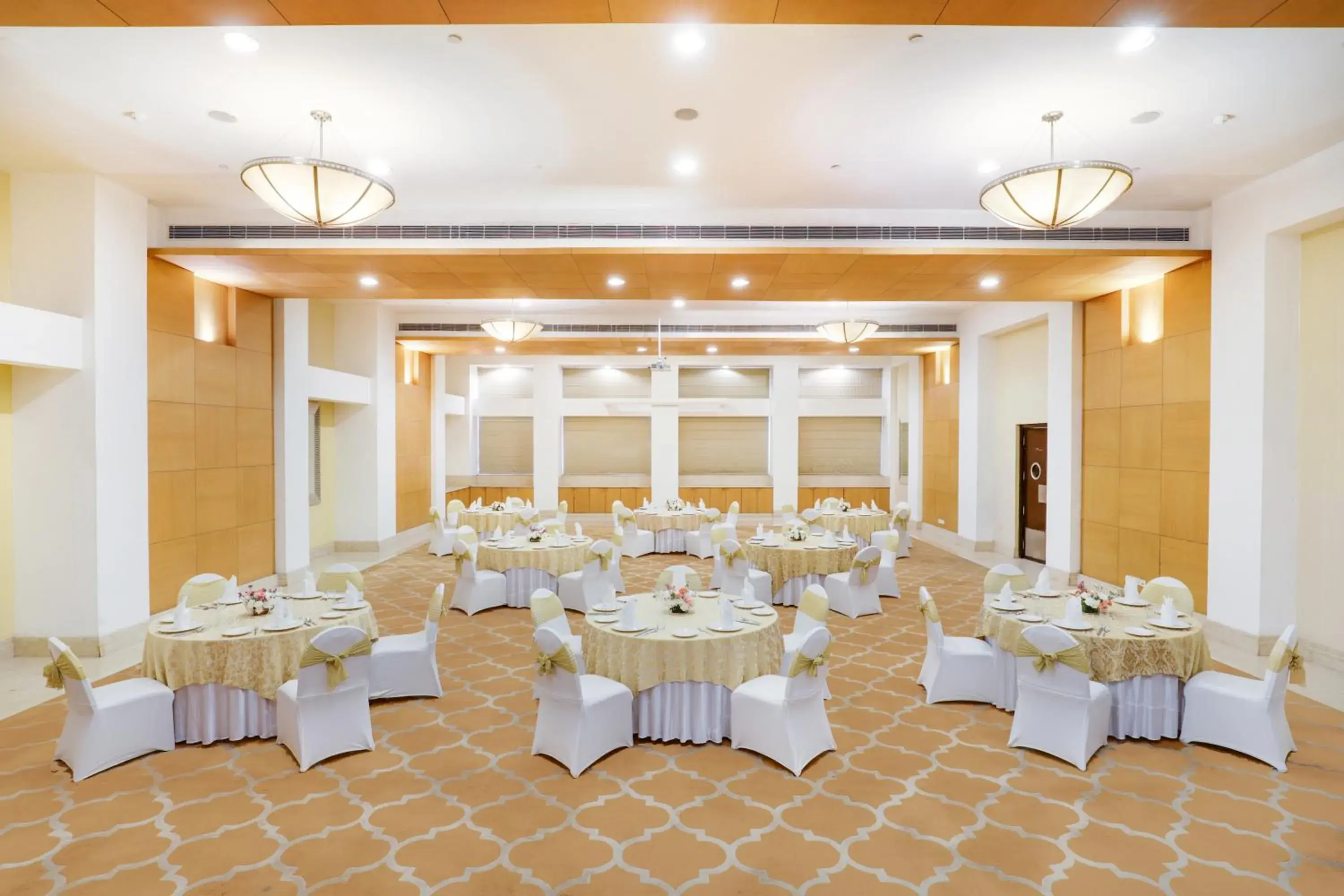 Banquet/Function facilities, Banquet Facilities in Lemon Tree Premier 1, Gurugram