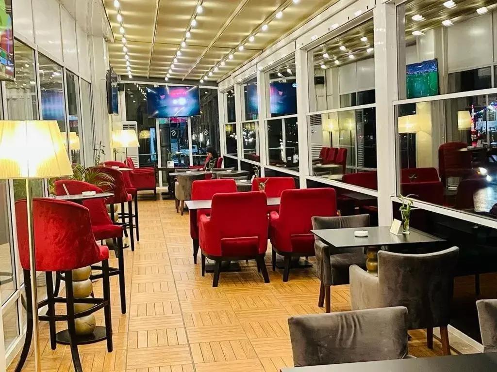 Lounge or bar in Dedeman Erbil Hotel City Center Lounge or bar in Dedeman Erbil Hotel City Center