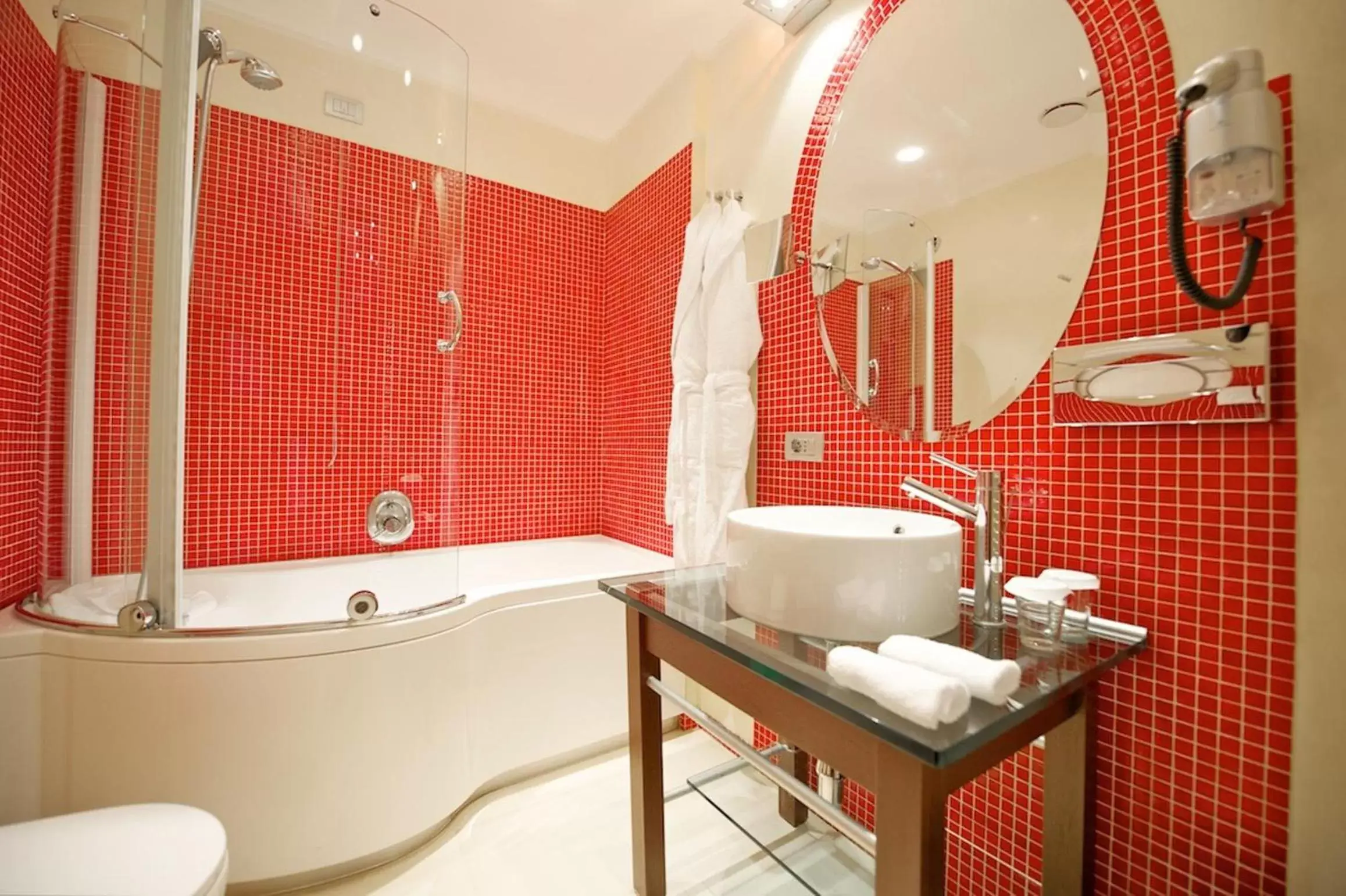 Bathroom in La Griffe Hotel Roma