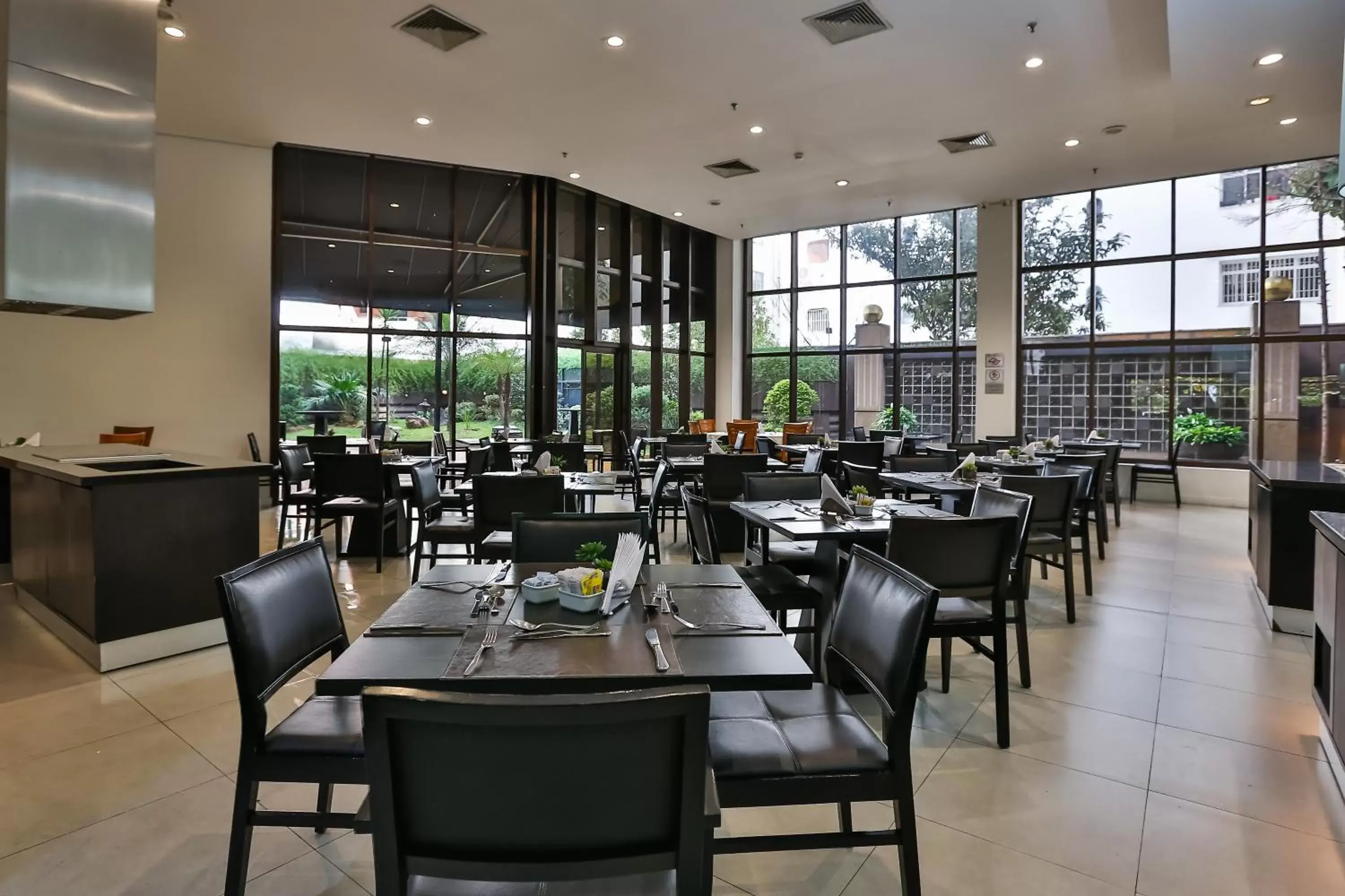 Breakfast, Restaurant/Places to Eat in Double Tree by Hilton São Paulo Itaim