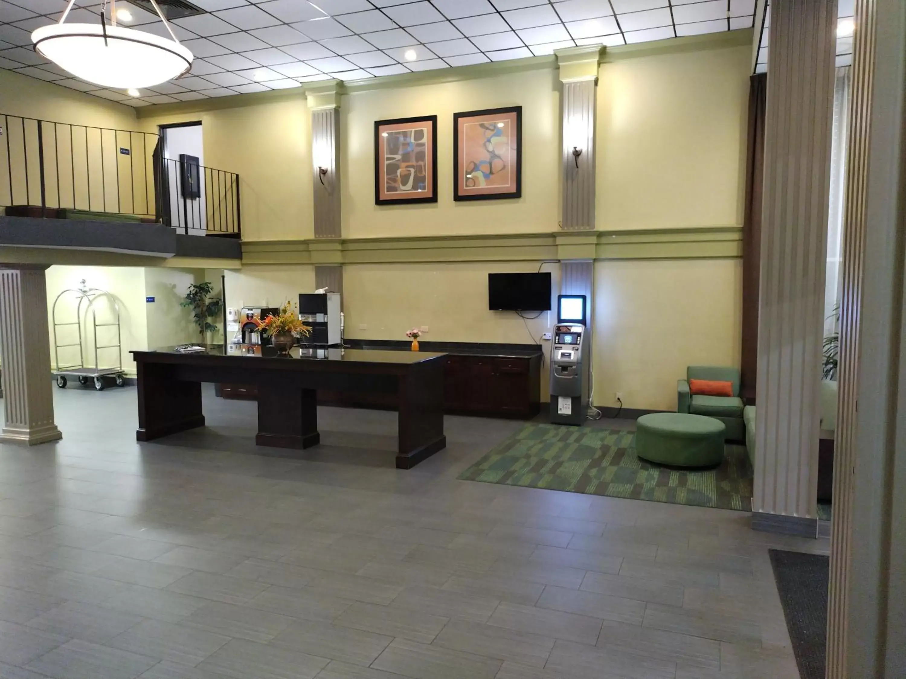 Communal lounge/ TV room, Lobby/Reception in Americas Best Value Inn Phenix City