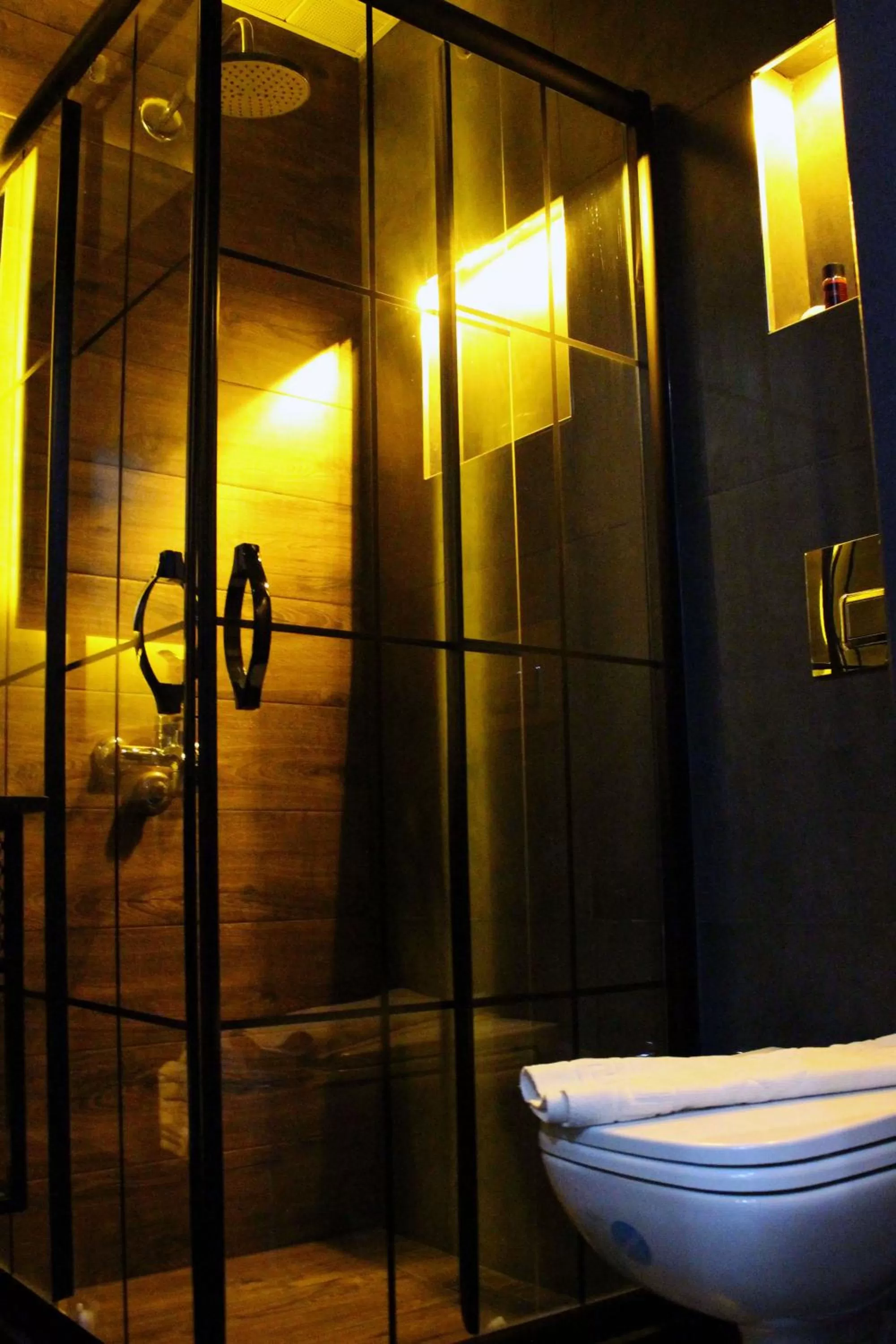 Shower in Istanbul Fair Hotel