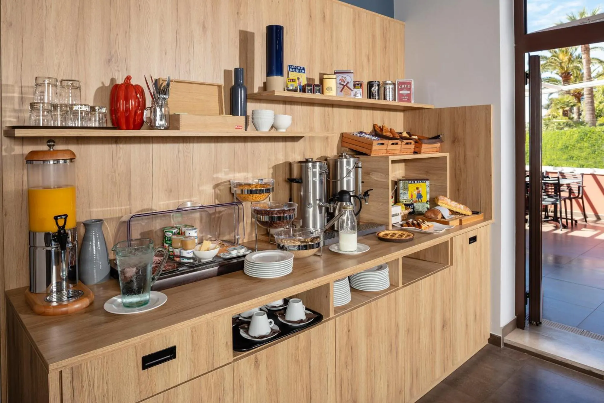 Breakfast in Hotel Miramar