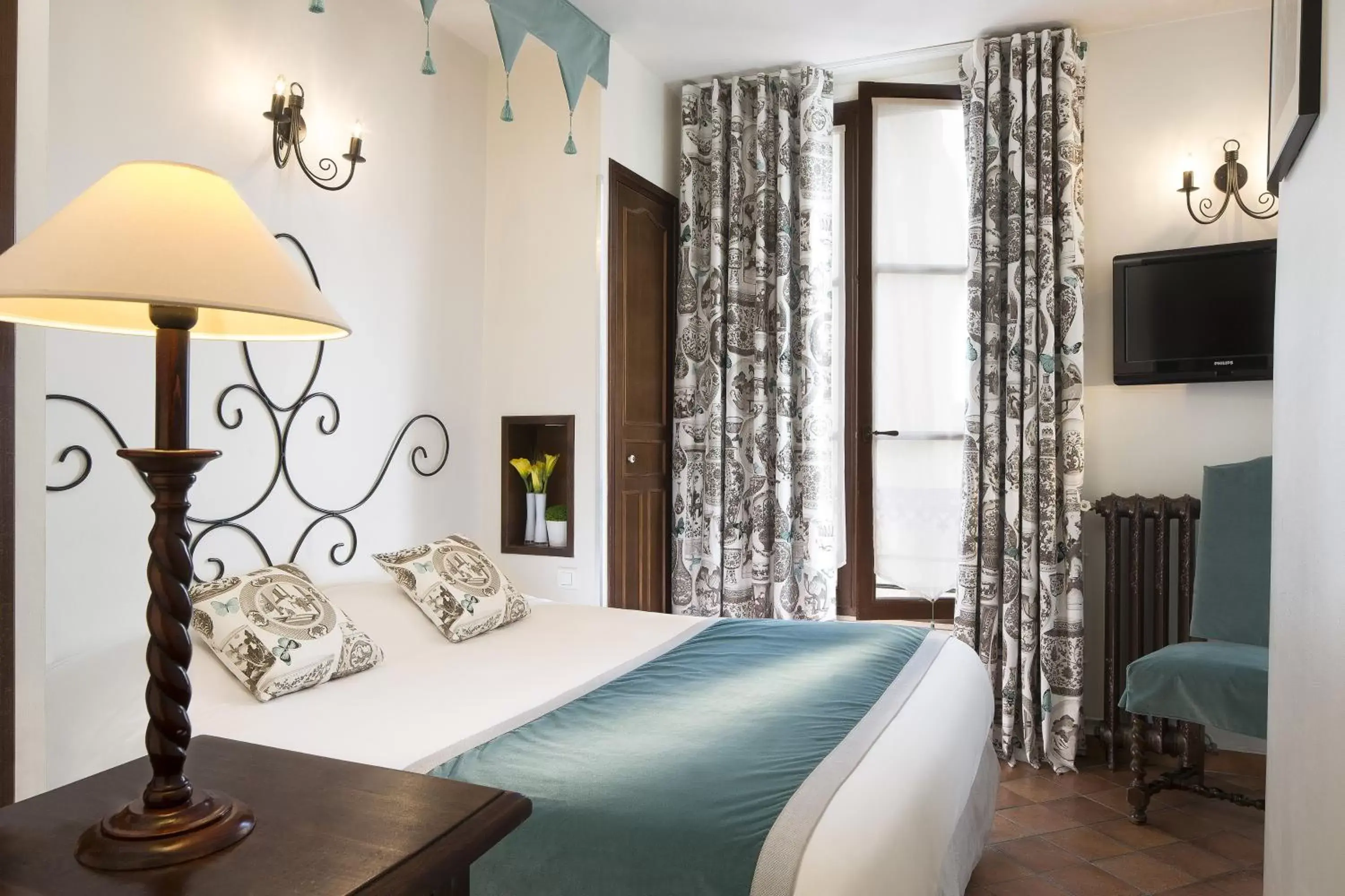 Bedroom, Bed in Castex Hotel