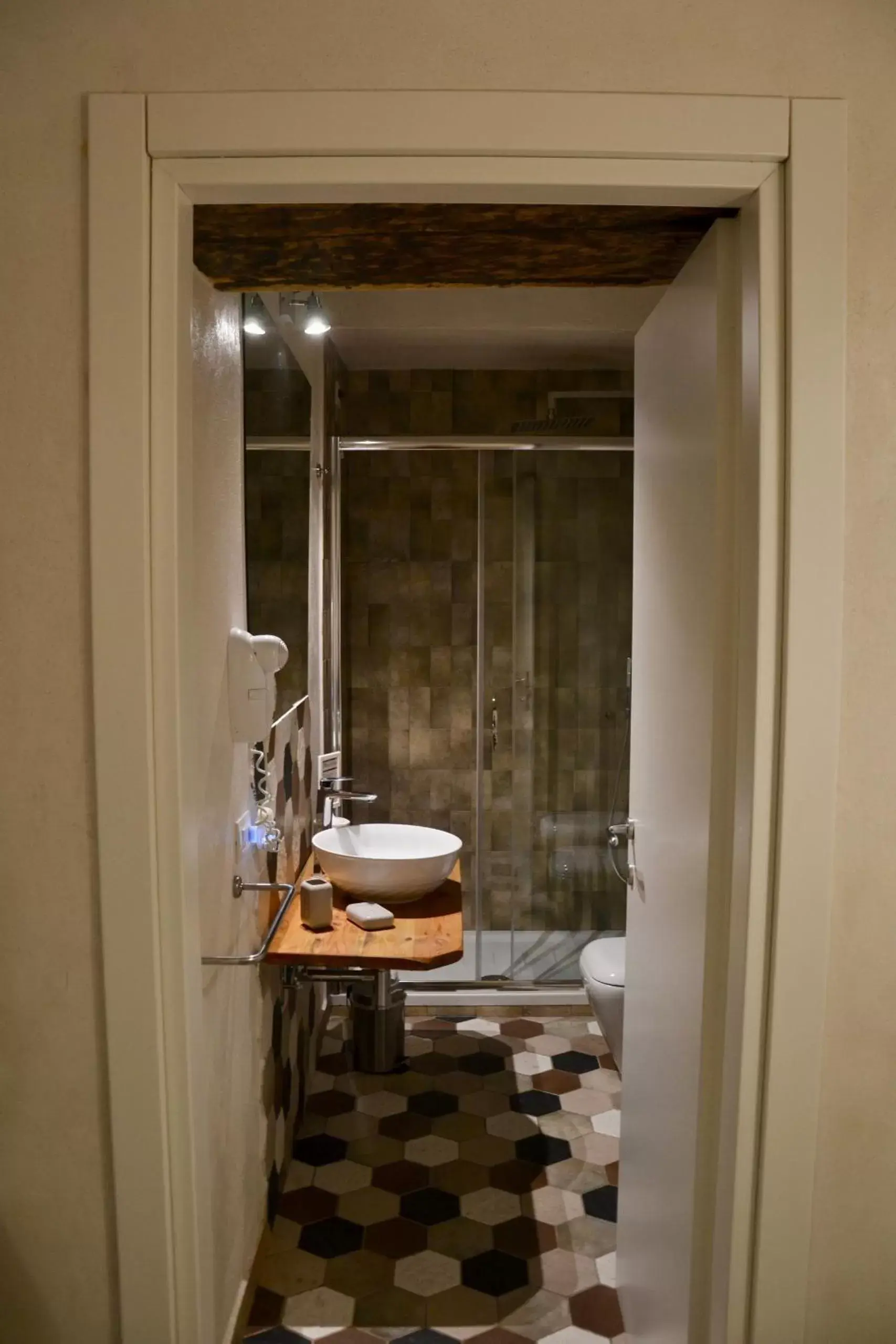 Bedroom, Bathroom in Vicoli di Napoli B&B