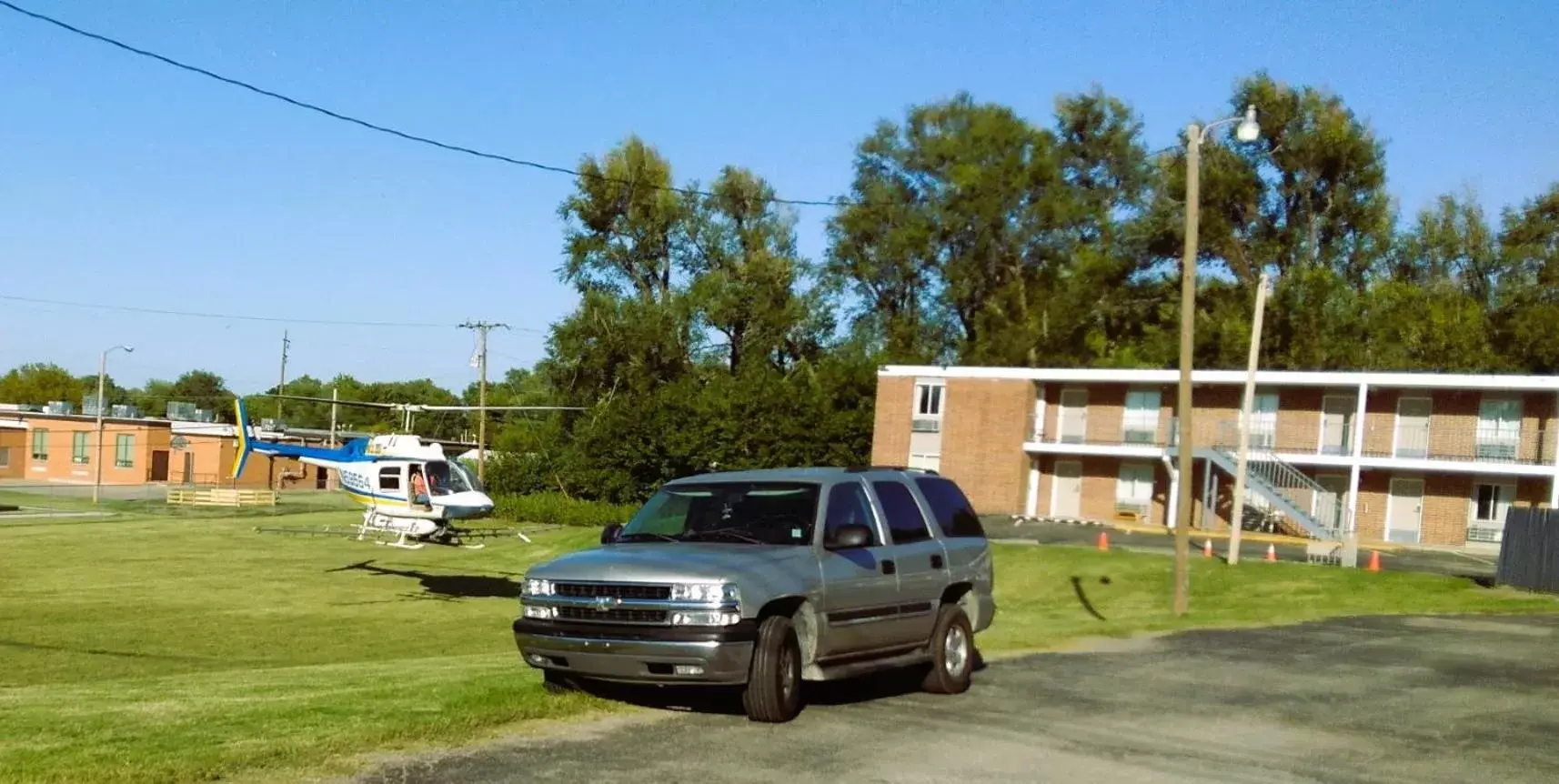 Parking, Property Building in Grandview Plaza Inn