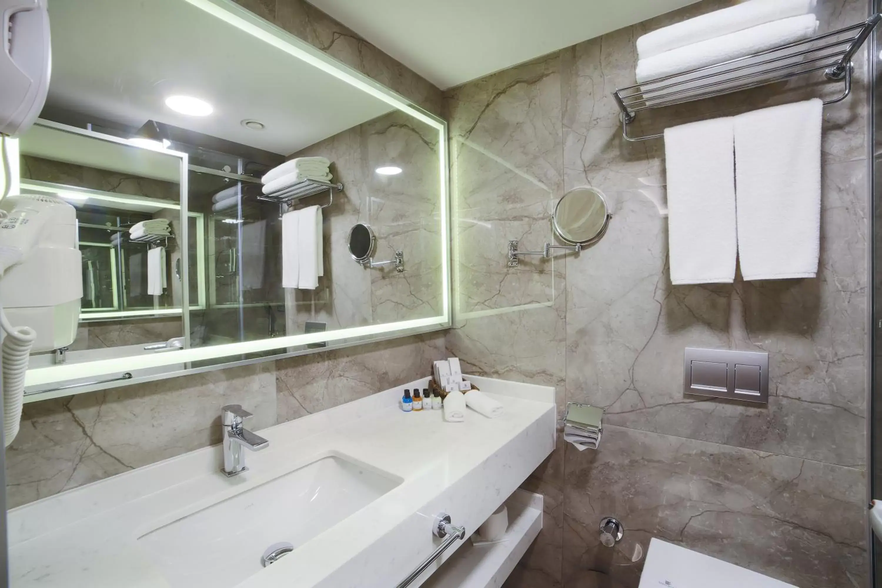 Bathroom in Erboy Hotel Istanbul Sirkeci