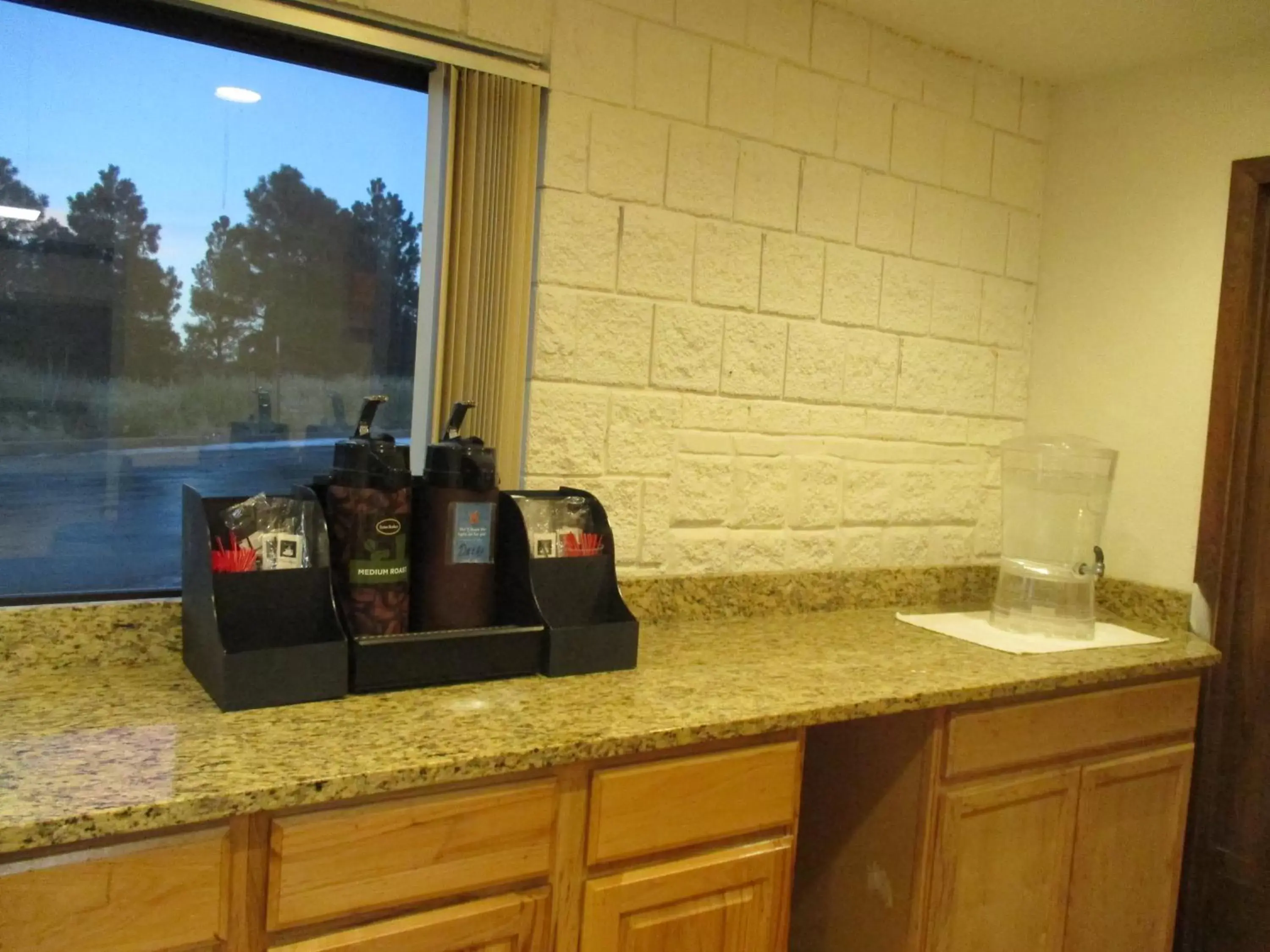 Coffee/tea facilities in Studio 6 Colorado Springs, Colorado - Air Force Academy