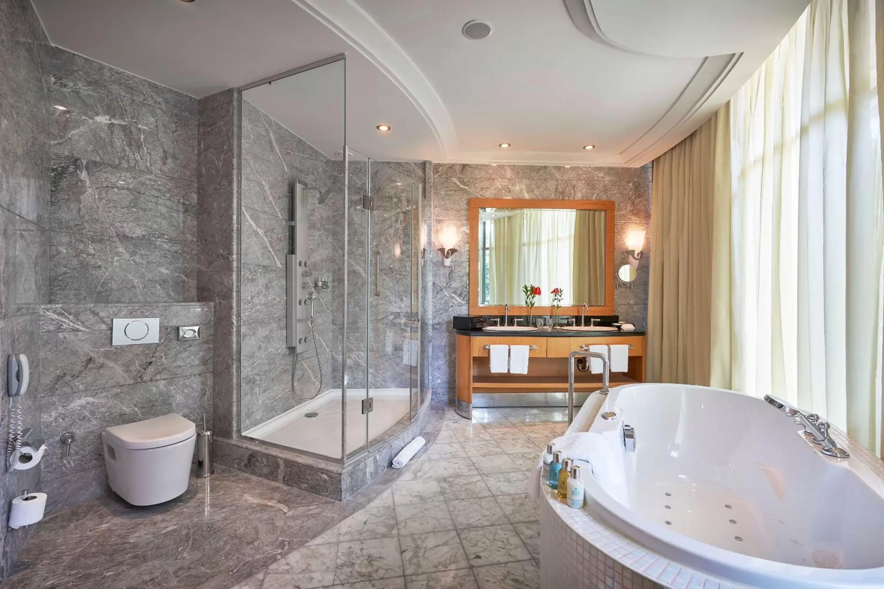 Bathroom in Calista Luxury Resort