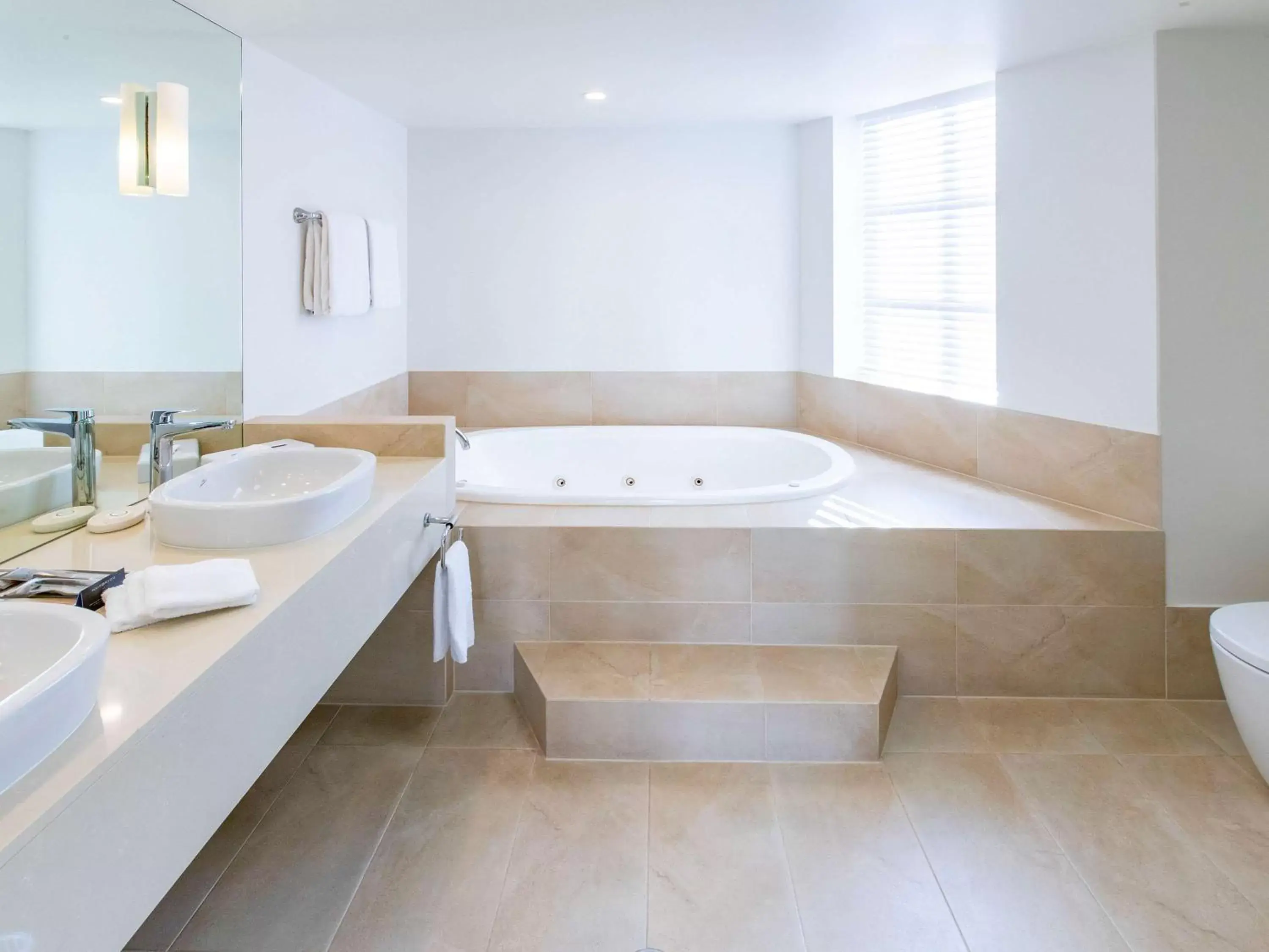 Photo of the whole room, Bathroom in Sofitel Noosa Pacific Resort