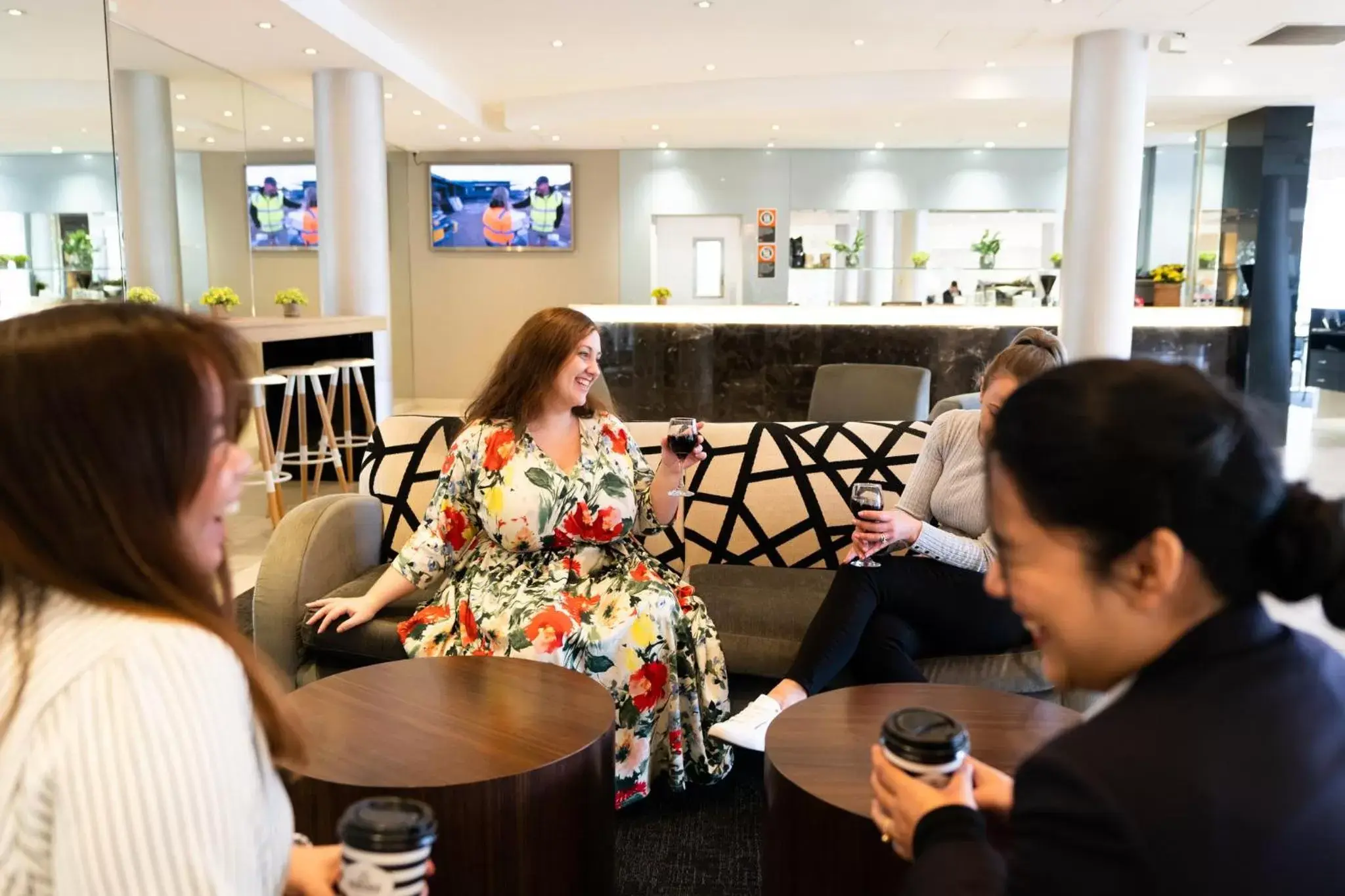 Lounge or bar, Restaurant/Places to Eat in Holiday Inn Parramatta, an IHG Hotel