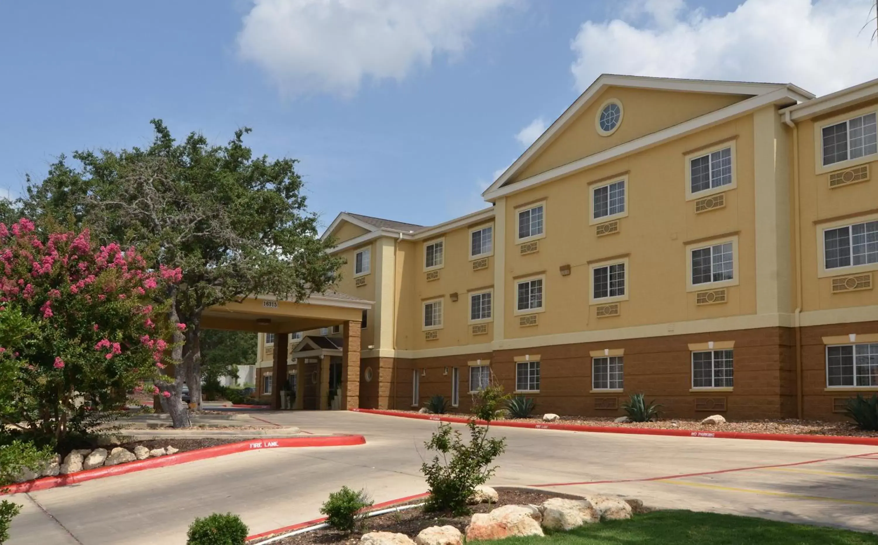 Property Building in Holiday Inn Express Hotel & Suites San Antonio-Airport North, an IHG Hotel