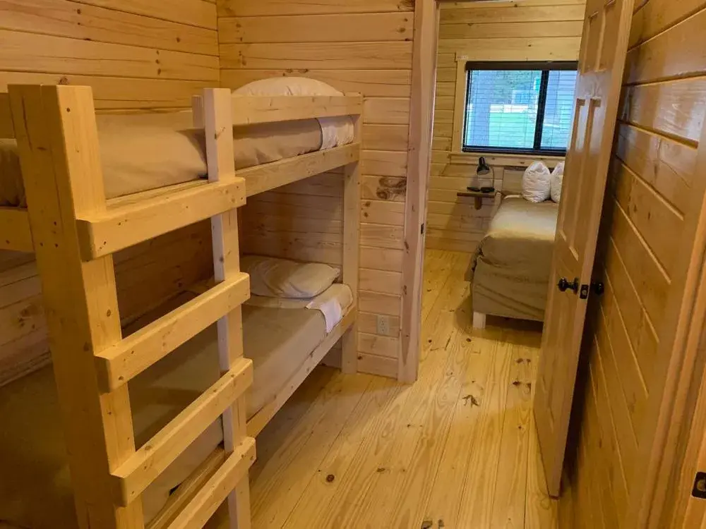 Bed in Waterfront Inn Mackinaw City Bed in Waterfront Inn Mackinaw City