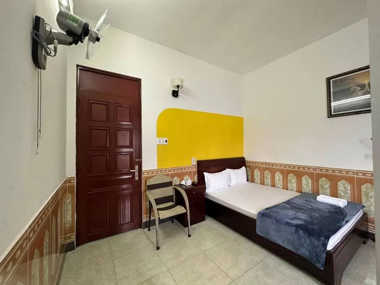 Double Room with Fan in Tien Dat Motel Double Room with Fan in Tien Dat Motel