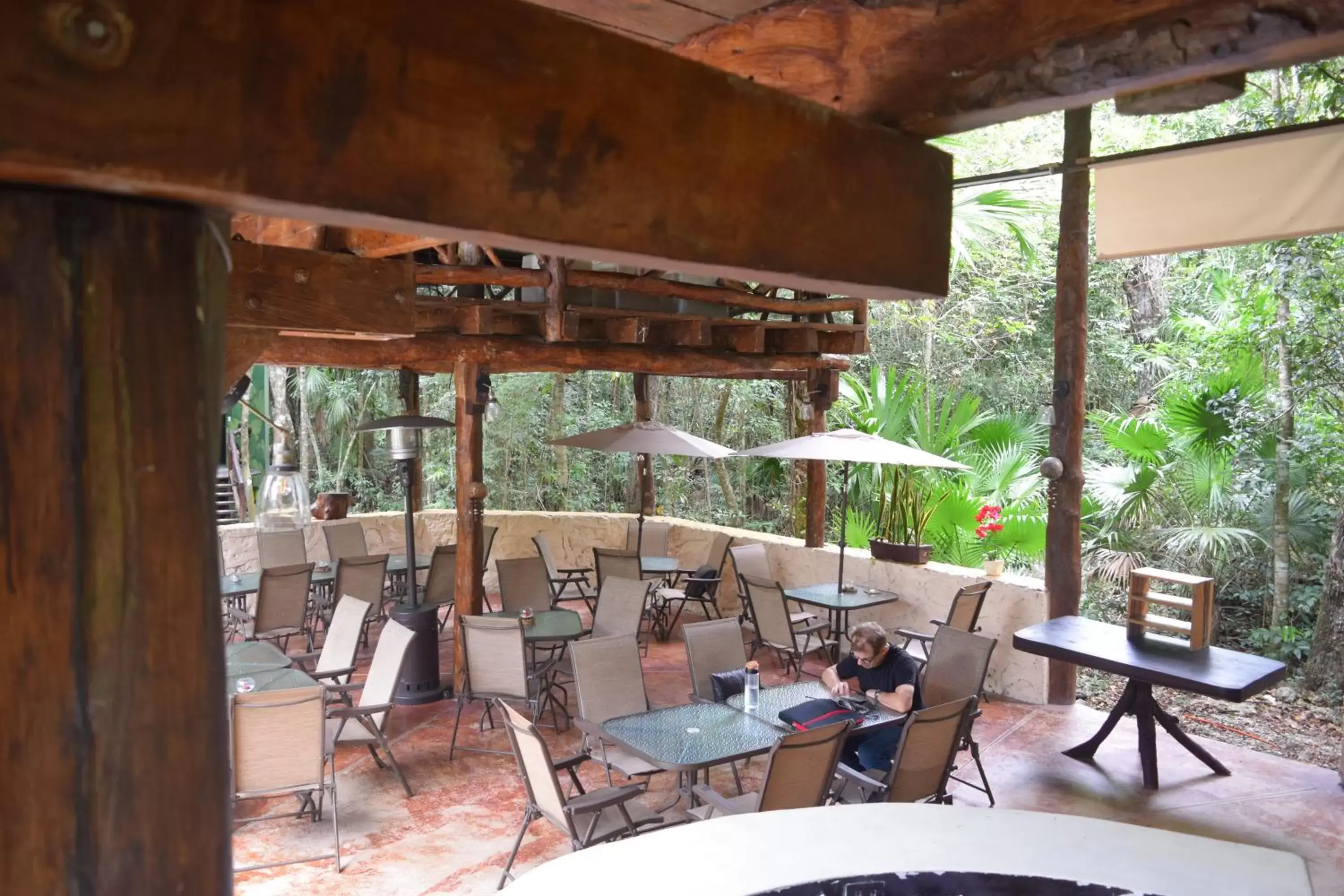 Patio, Restaurant/Places to Eat in Jolie Jungle Eco Hotel