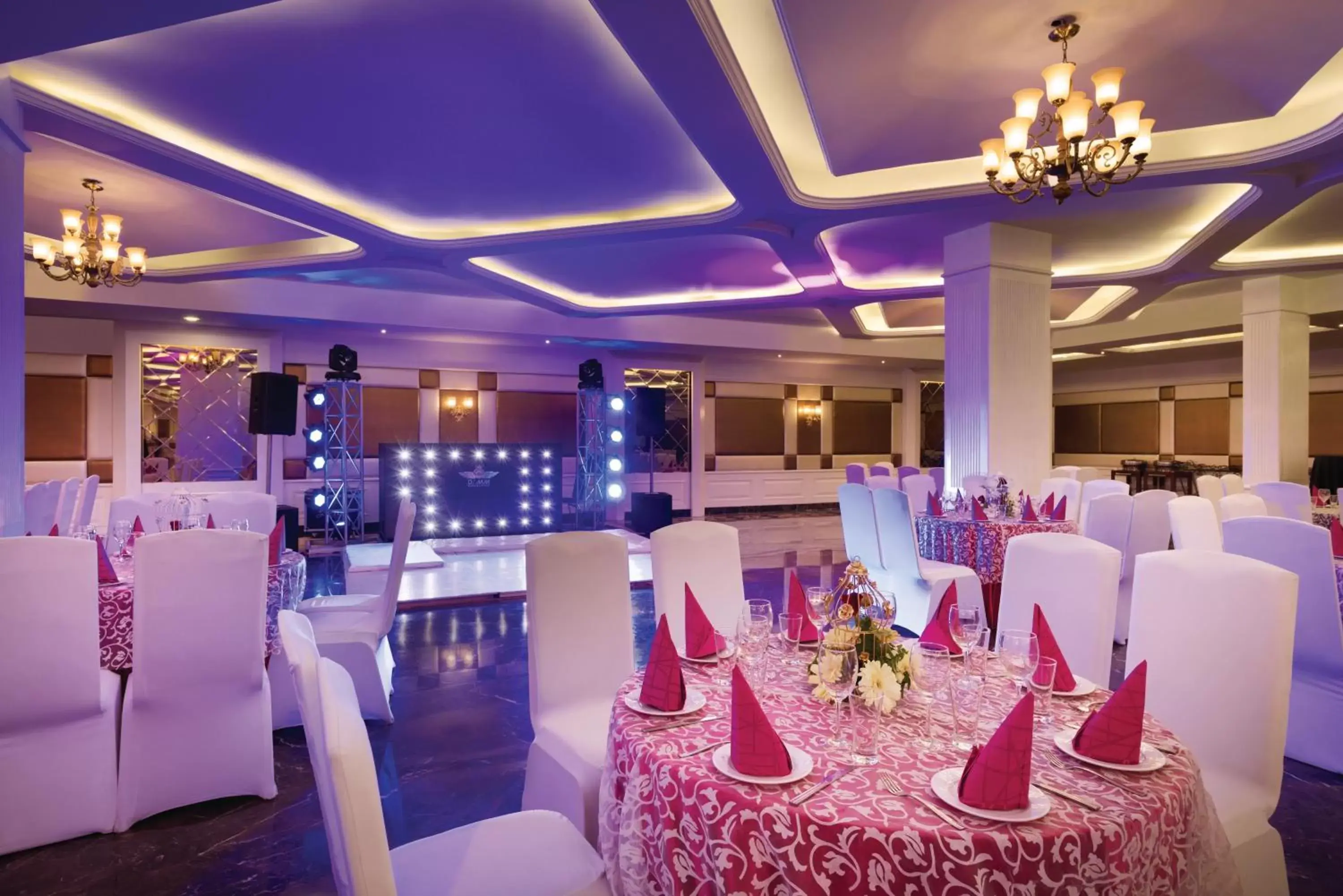 Banquet/Function facilities, Restaurant/Places to Eat in Ramada Plaza By Wyndham, Chandigarh Zirakpur