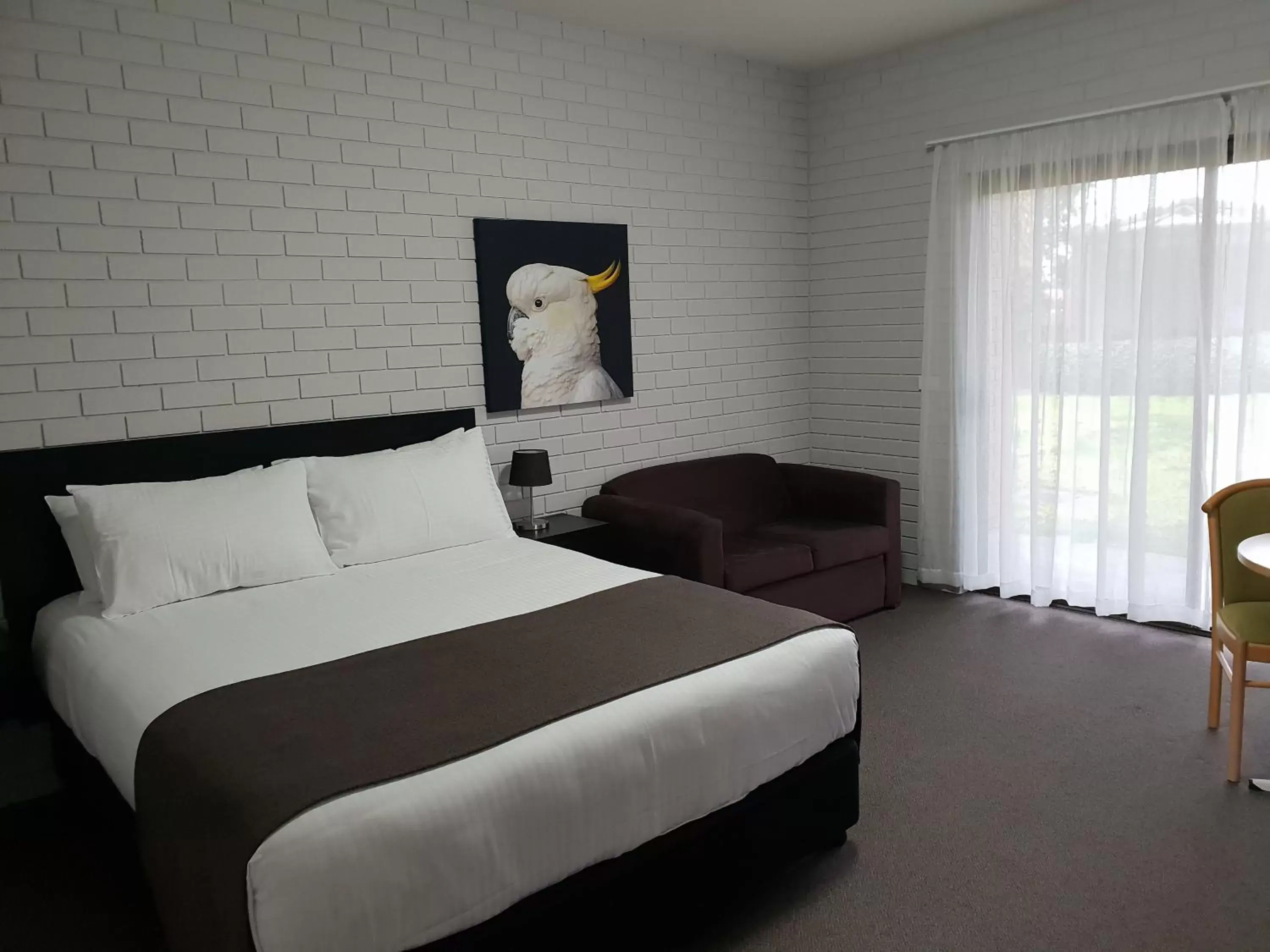 Bed in Crystal Fountain Motel Albury Bed in Crystal Fountain Motel Albury