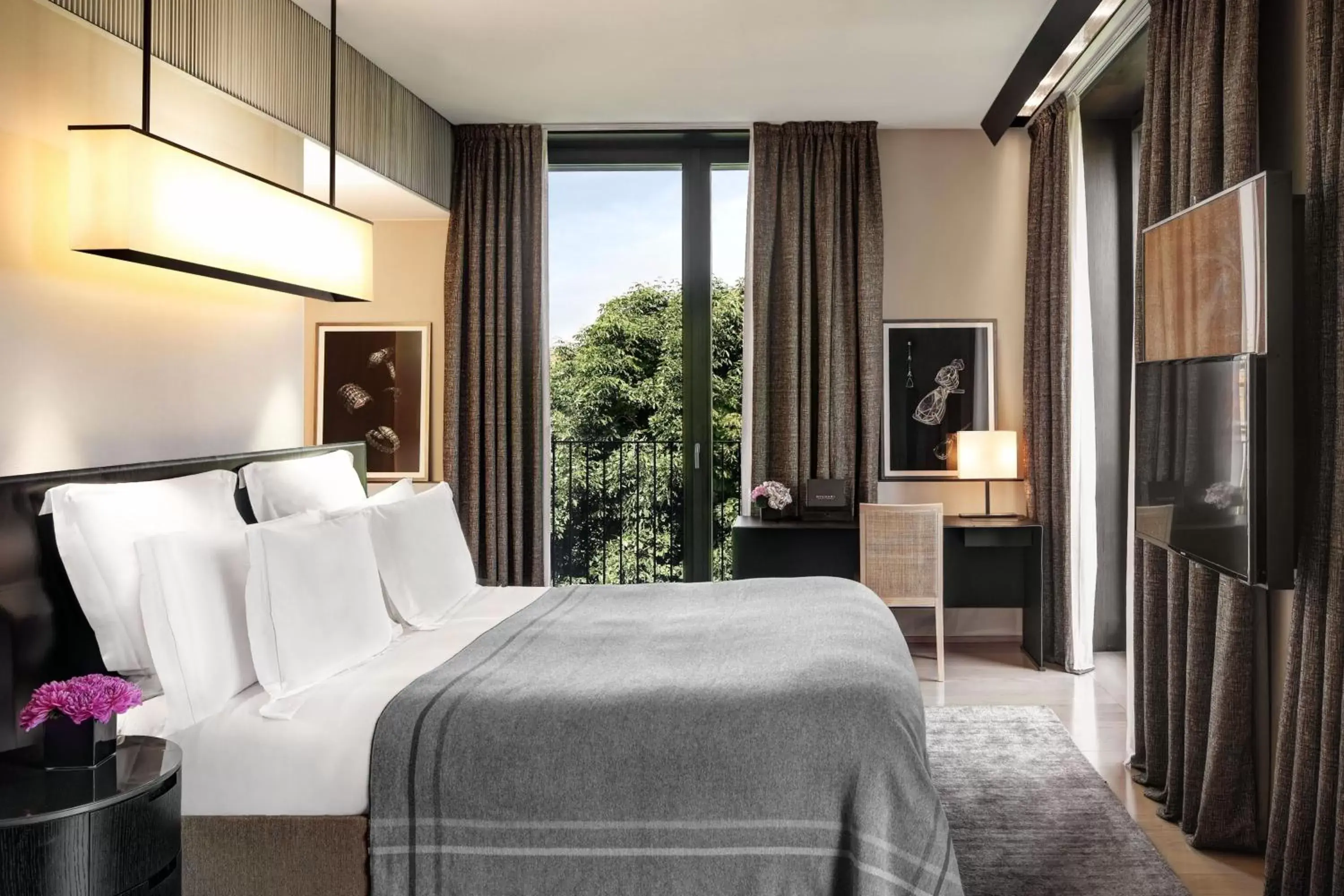 Photo of the whole room, Bed in Bulgari Hotel Milano