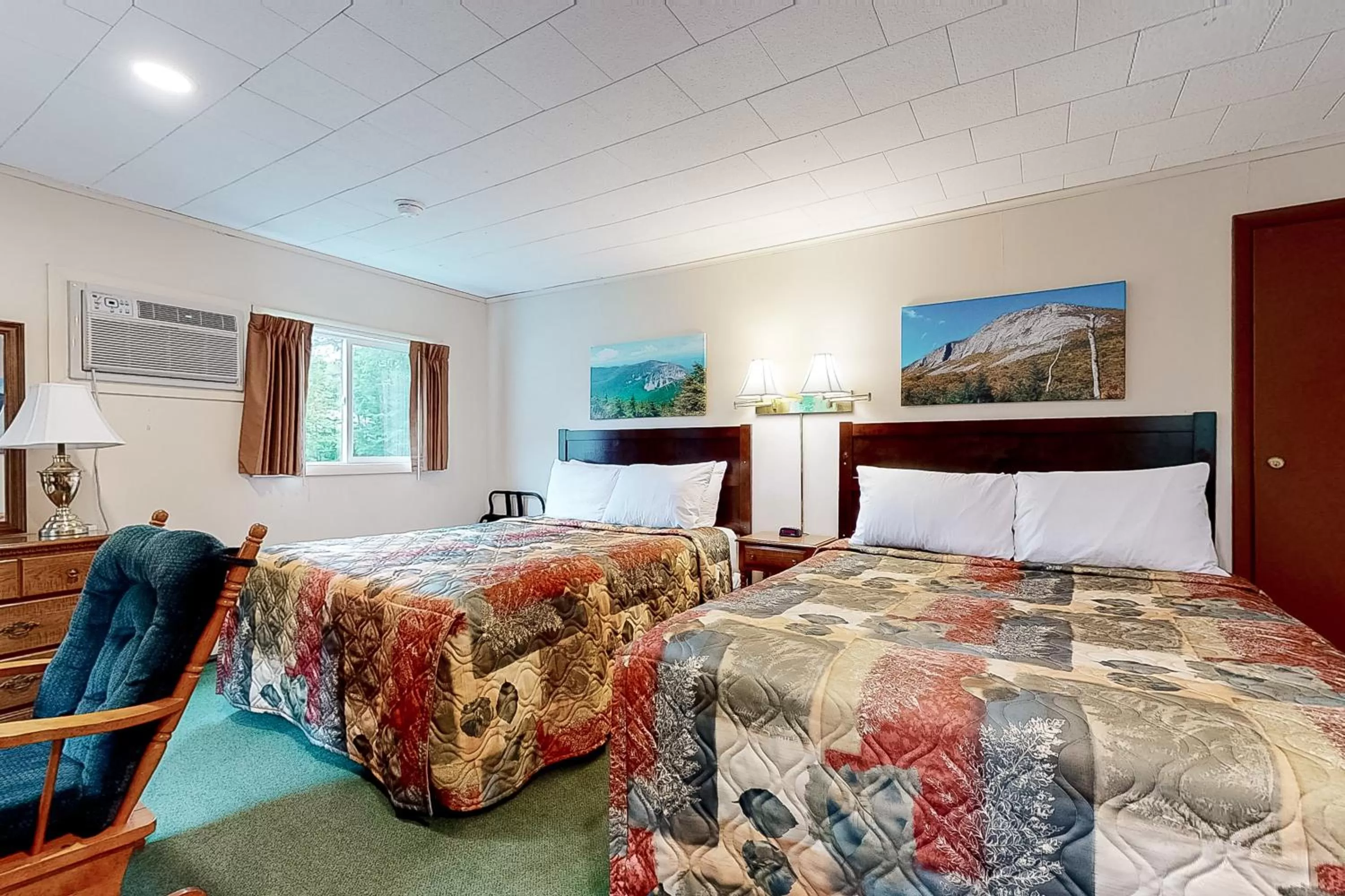 Studio in Riverbank Motel and Cabins Managed by Vacasa