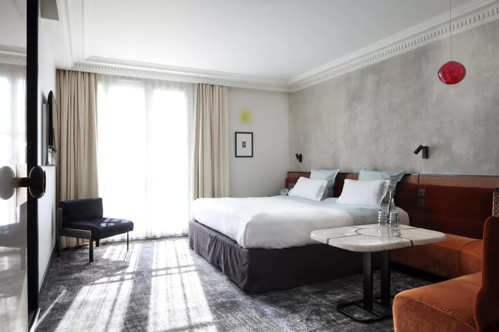 Bedroom, Bed in Hotel Les Bains Paris