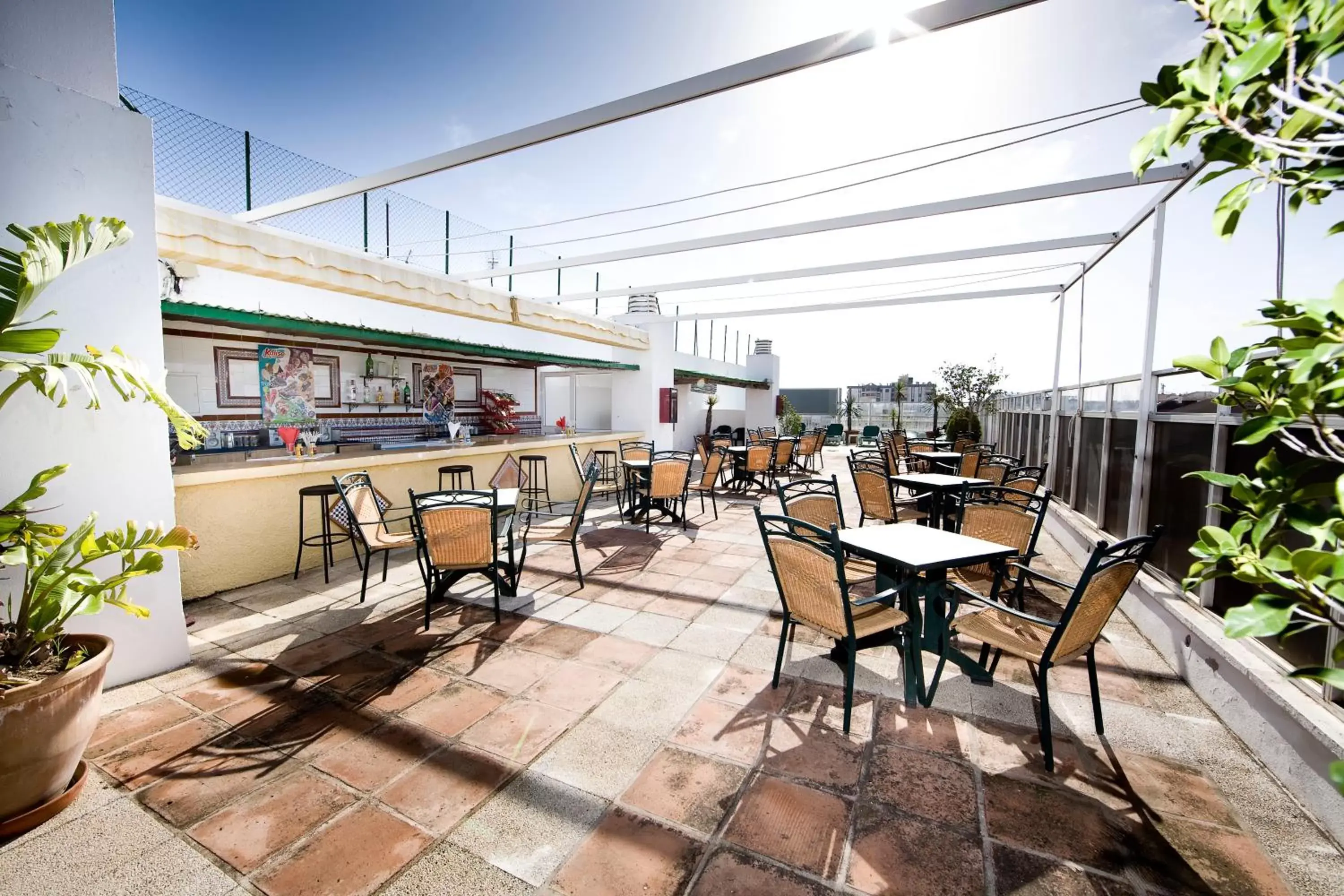 Balcony/Terrace, Restaurant/Places to Eat in Hotel Monarque El Rodeo