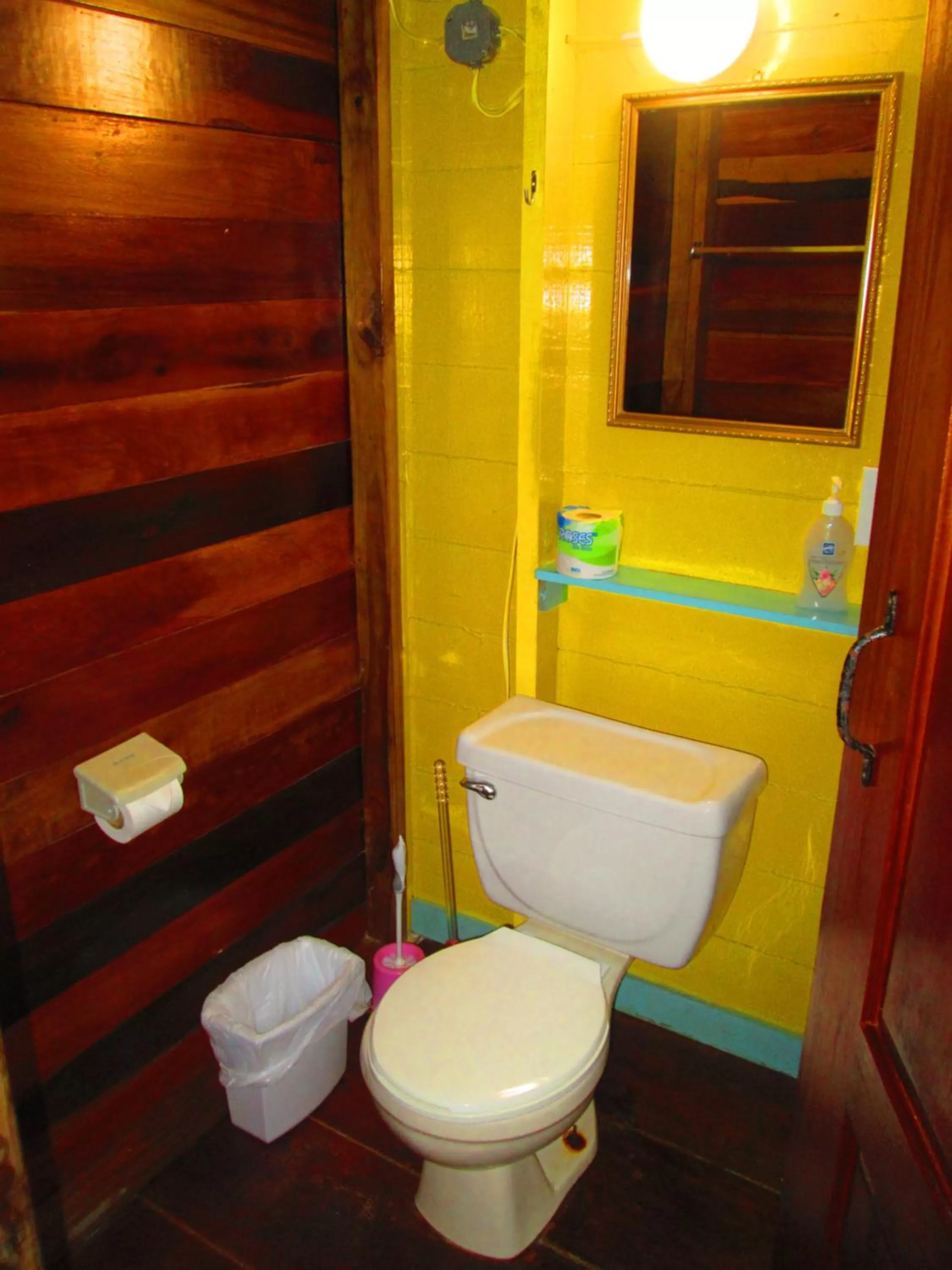 Evening entertainment in Colinda Cabanas