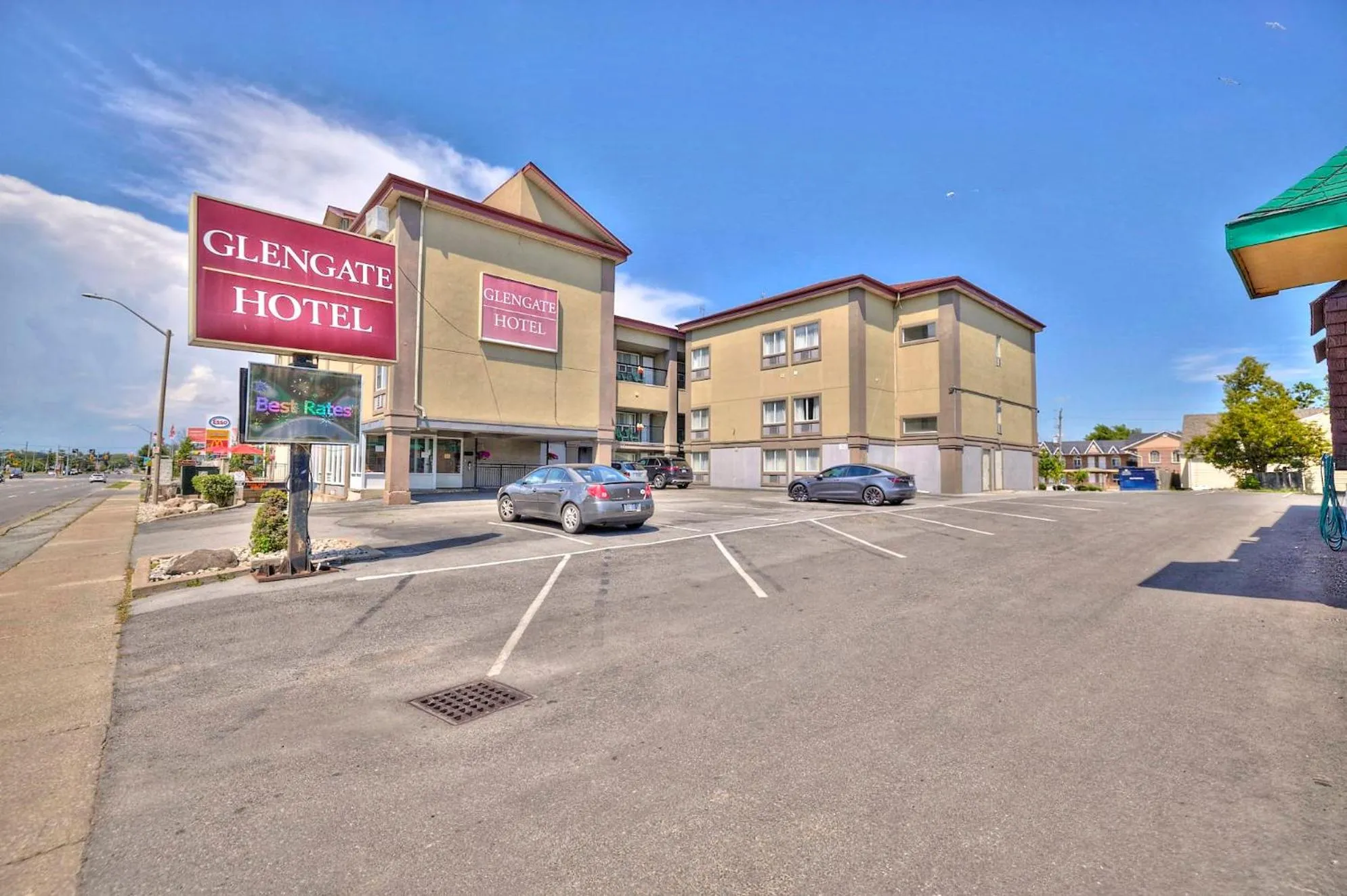 Property building in The Glengate Hotel & Suites