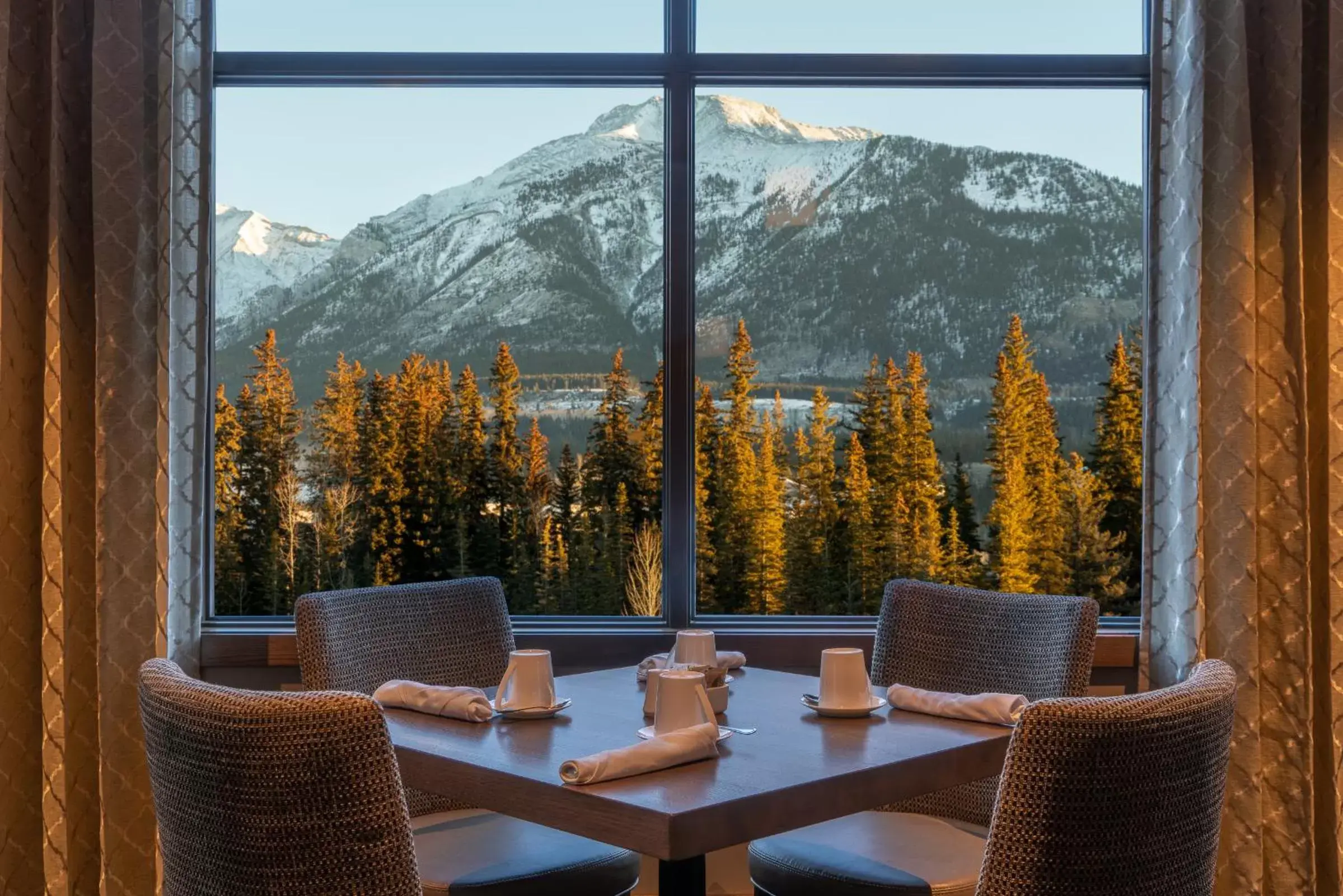 Restaurant/places to eat, Mountain View in The Malcolm Hotel