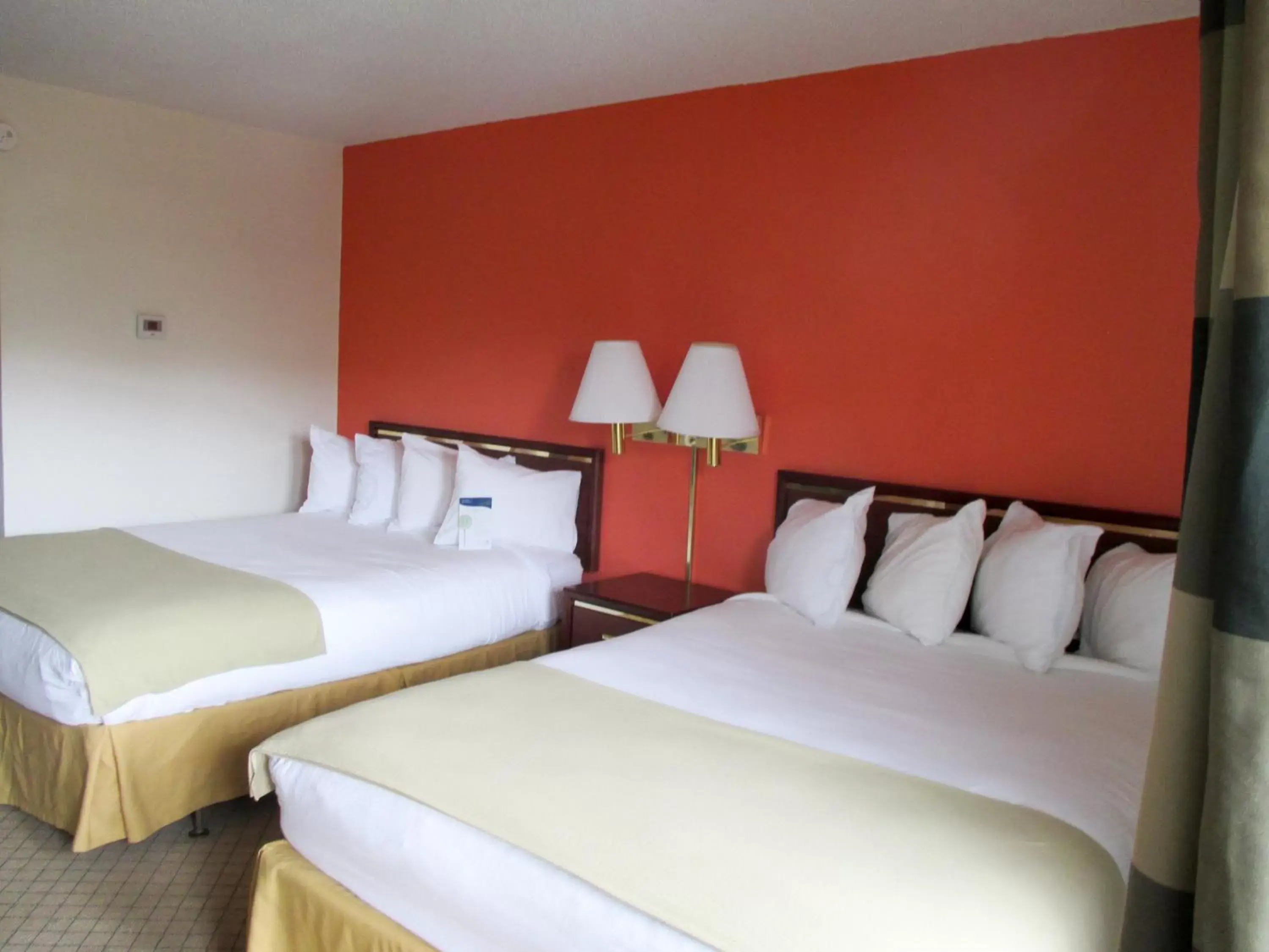 Bedroom, Bed in Motel 6-Butte, MT - Historic City Center