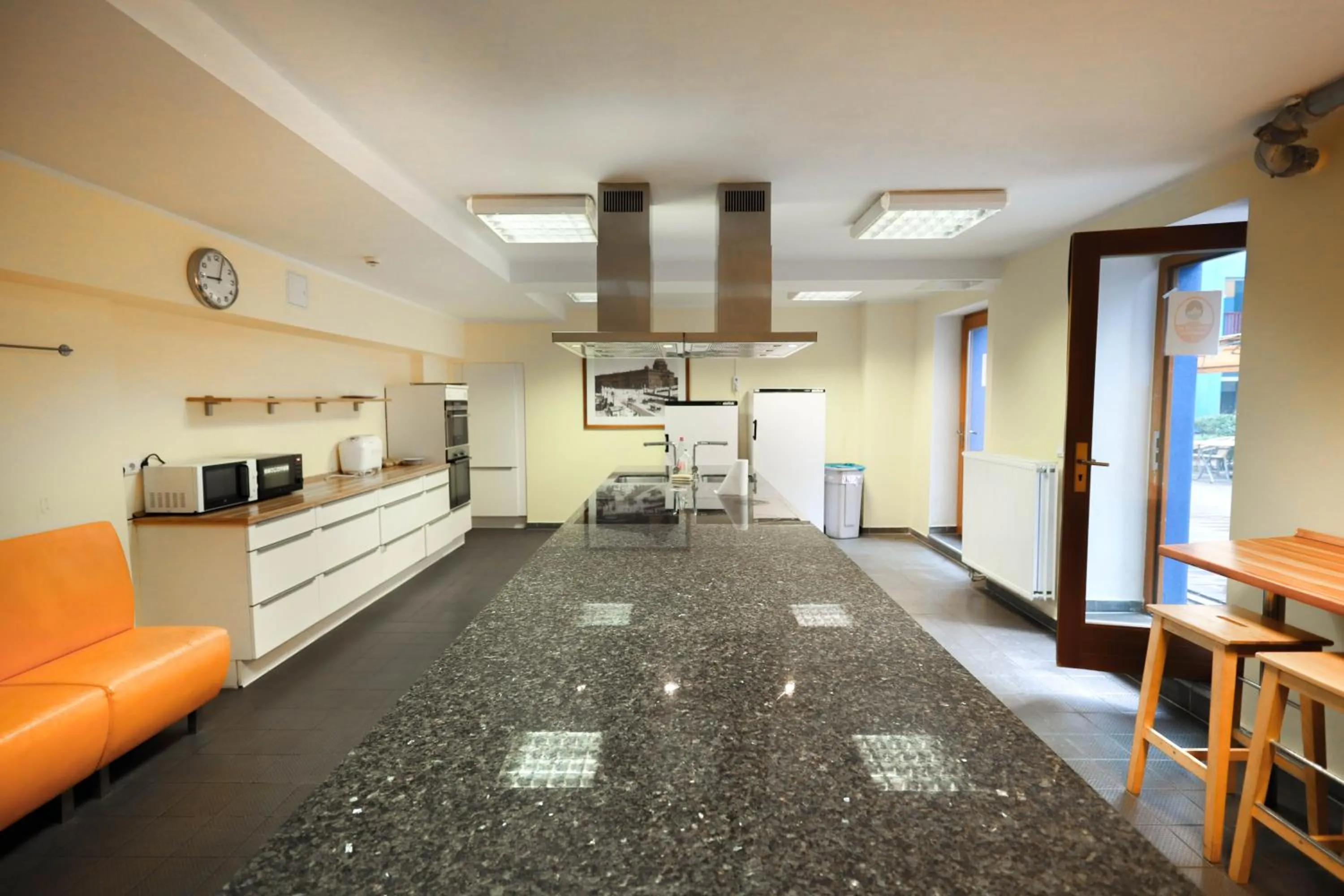 Kitchen or kitchenette in Pegasus Hostel Berlin