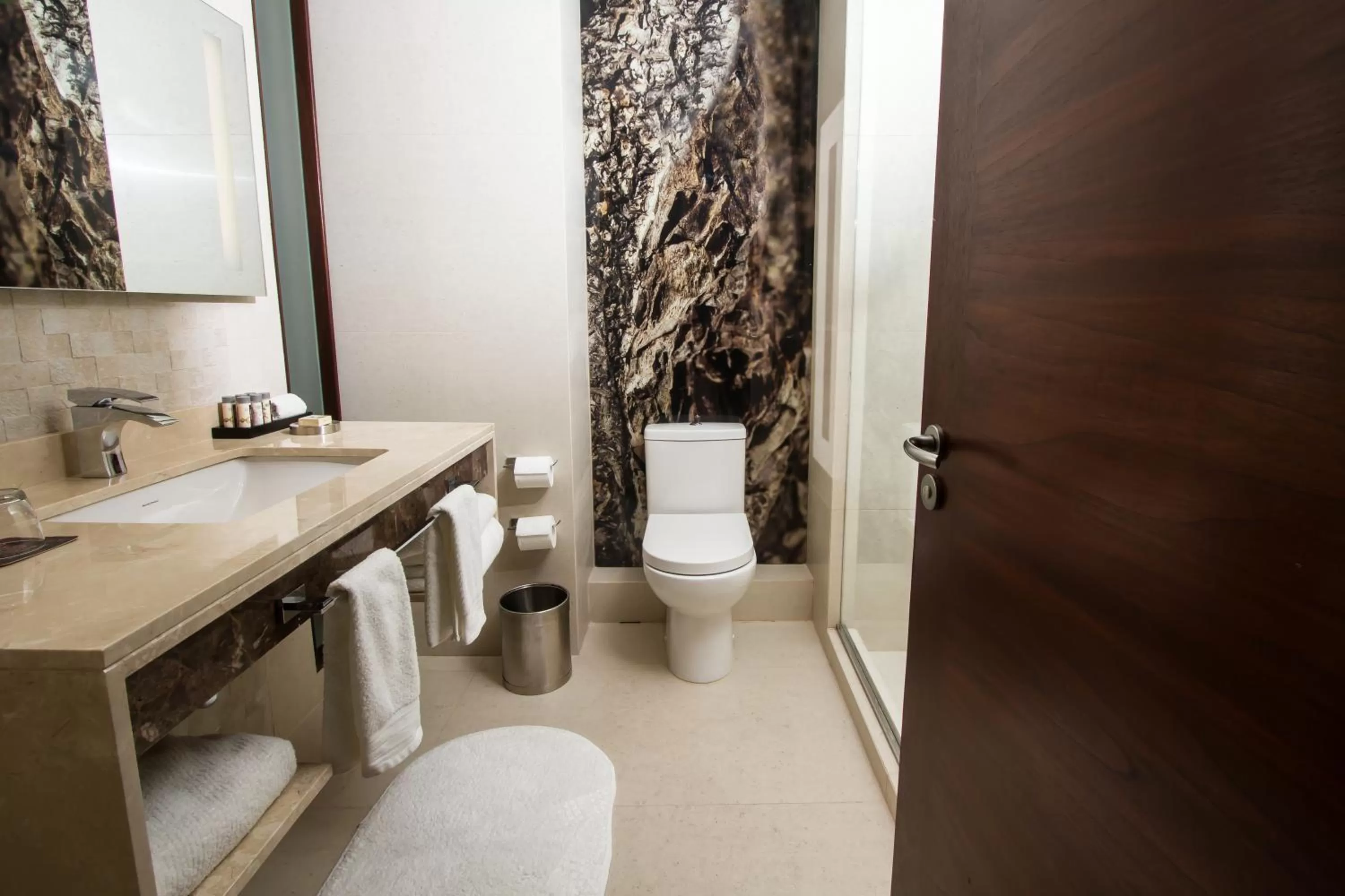 Guest room, 2 Twin/Single Bed(s) in Renaissance Santiago by Marriott